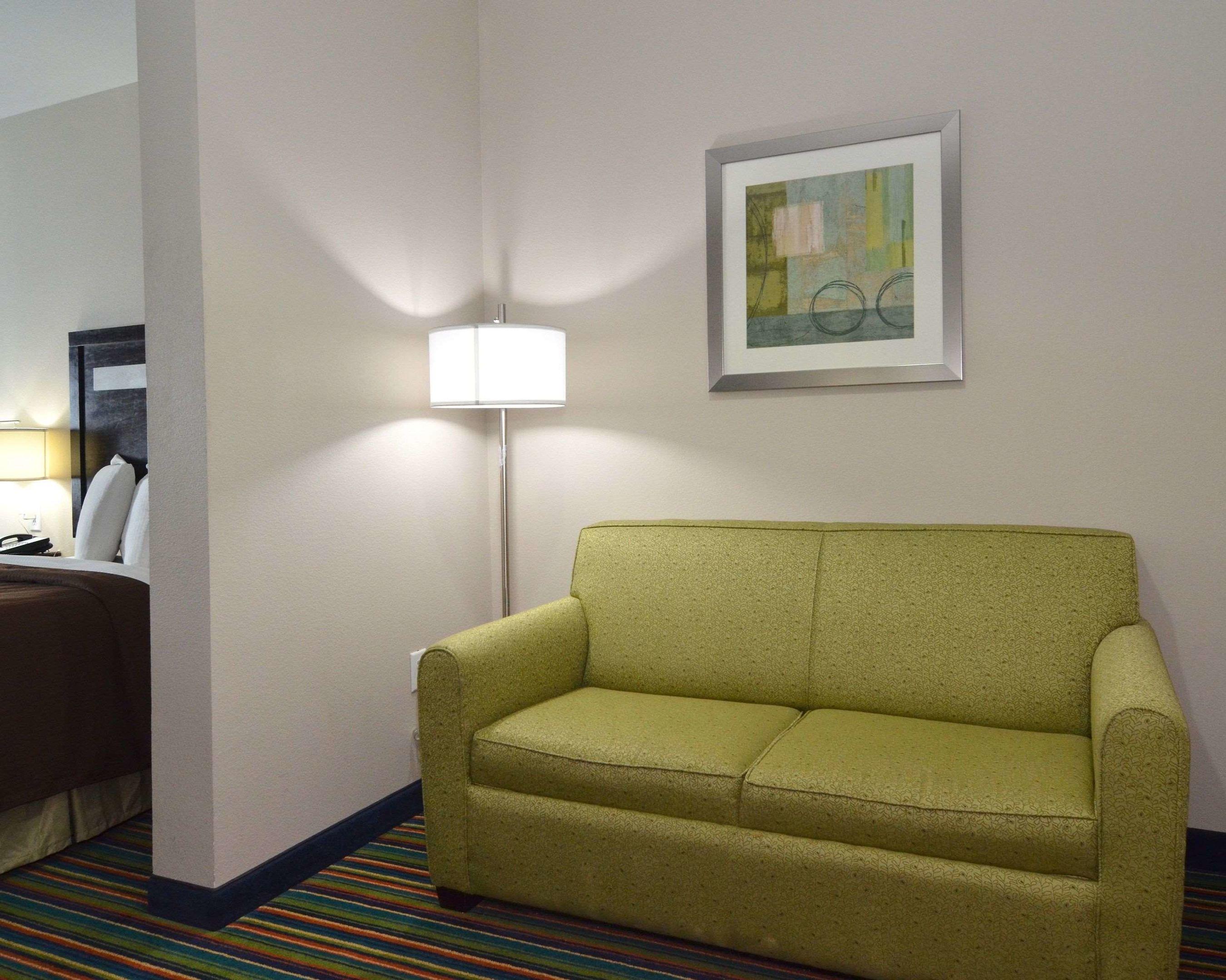 Quality Inn & Suites Kenedy - Karnes City — photo 4