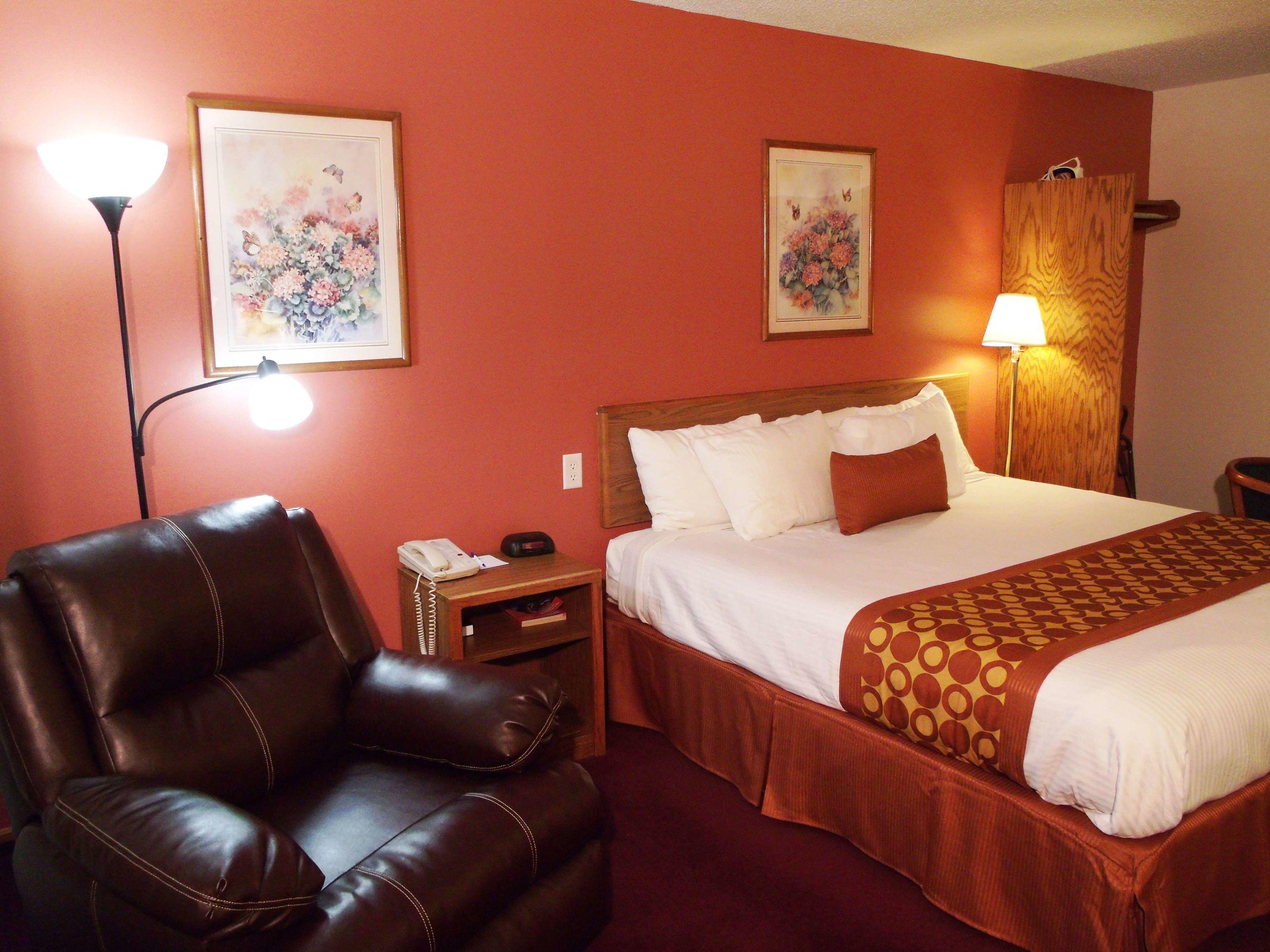 Americas Best Value Inn and Suites Nevada — photo 3