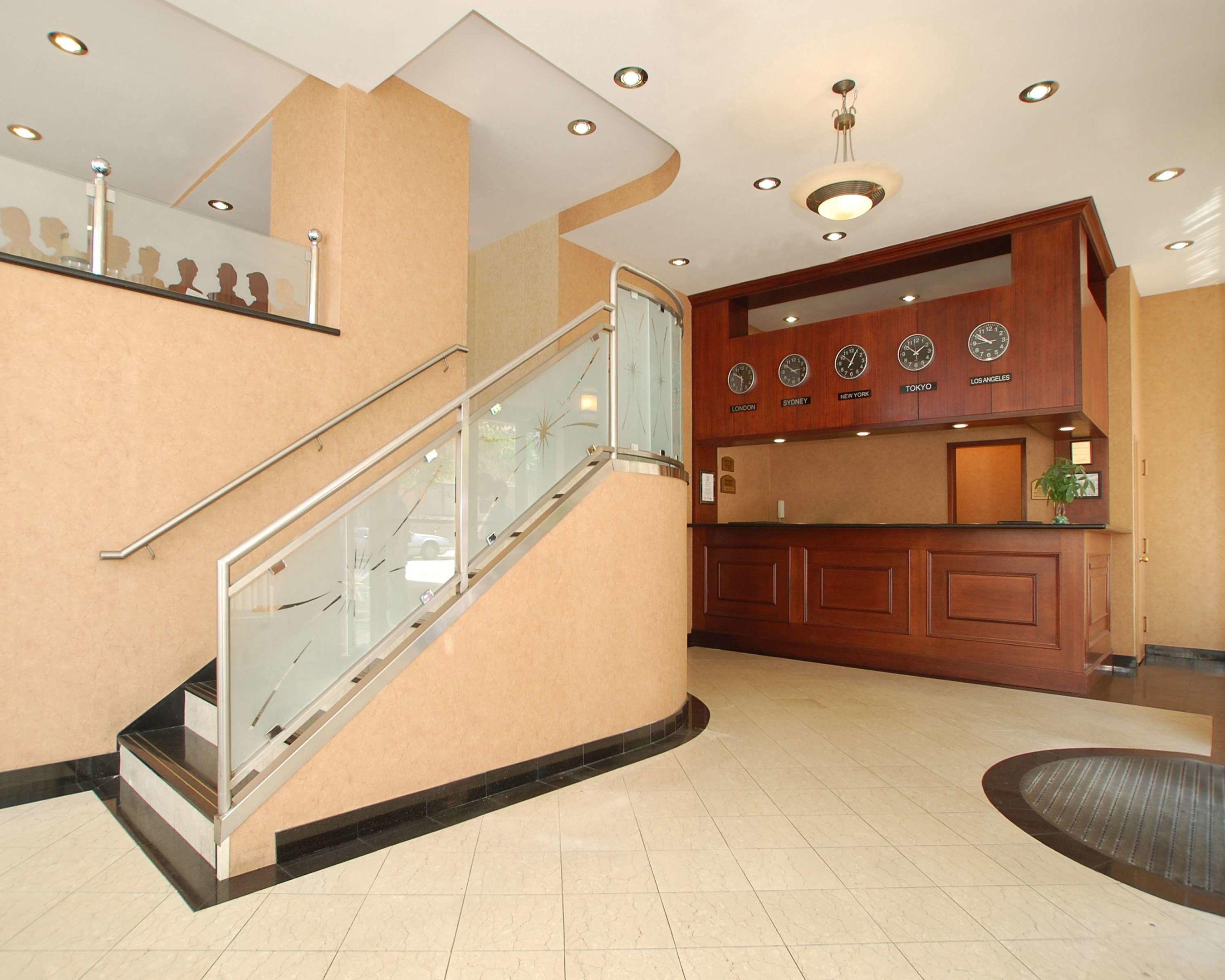Red Lion Inn & Suites Long Island City — photo 4