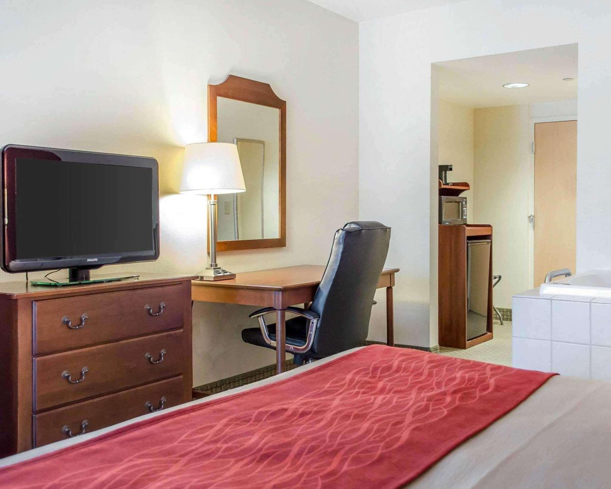 Comfort Inn & Suites — photo 5