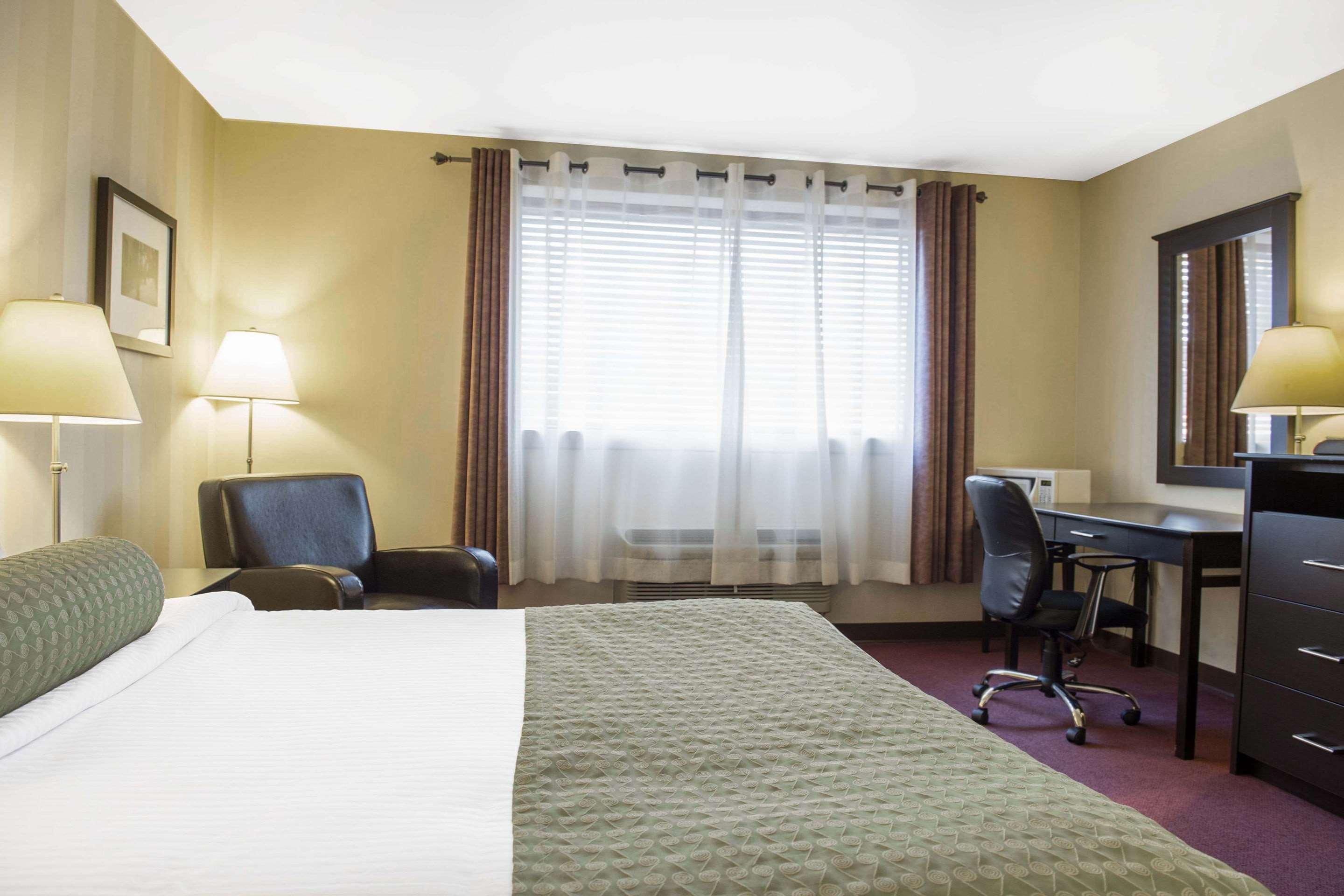 Clarion Hotel & Conference Centre — photo 3