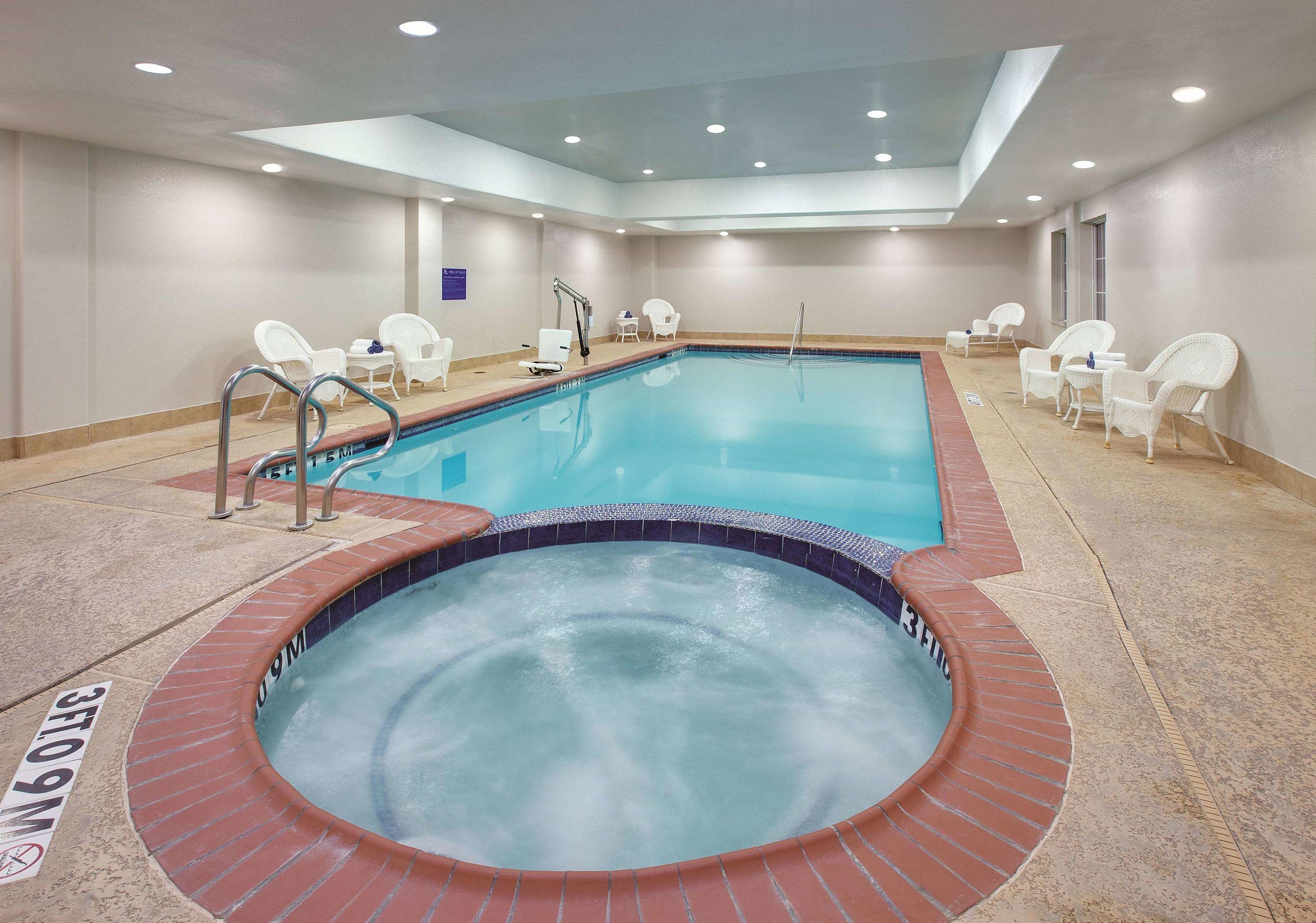La Quinta Inn & Suites Corsicana — photo 4