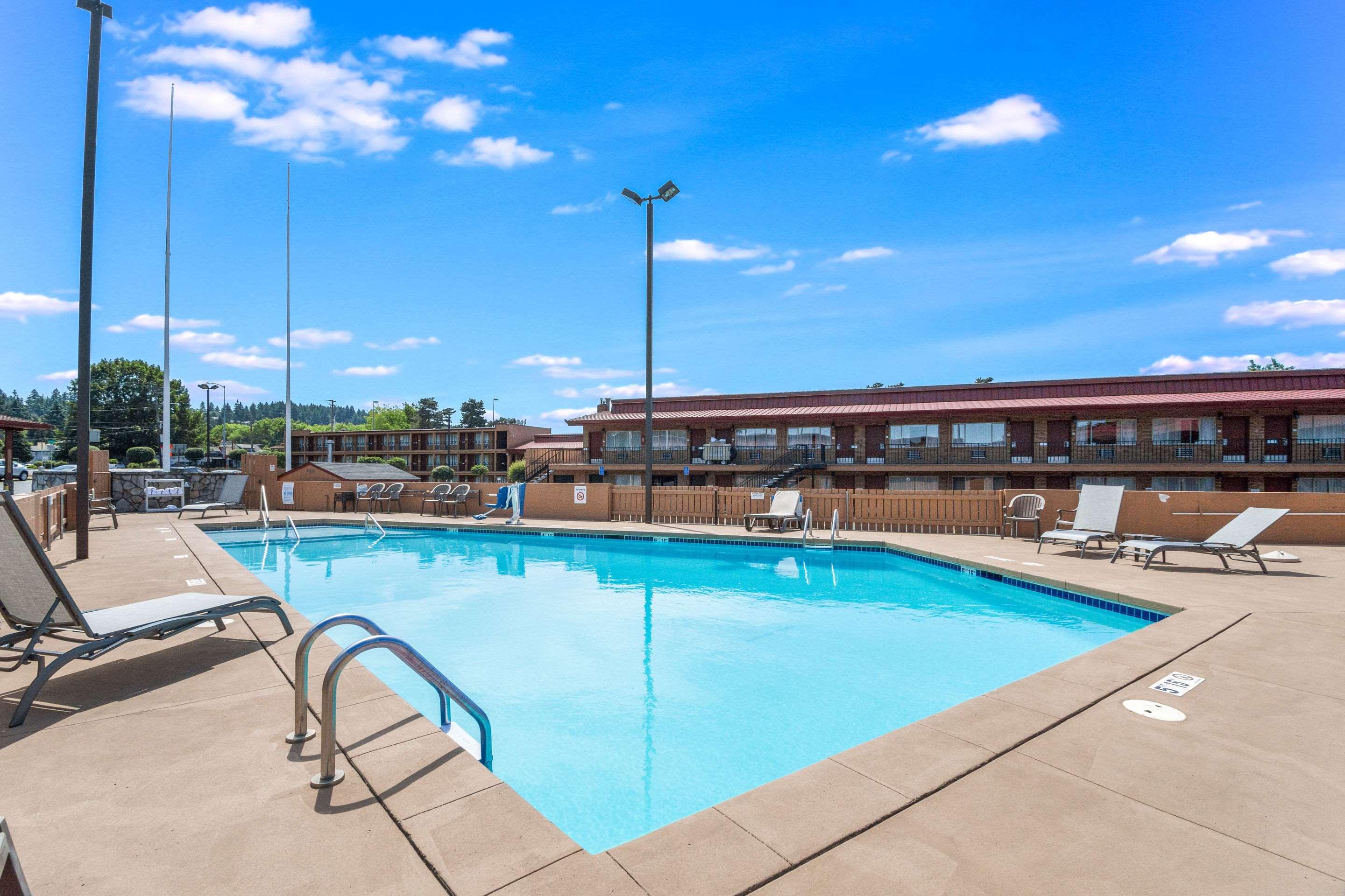 Rodeway Inn Portland Airport — photo 4