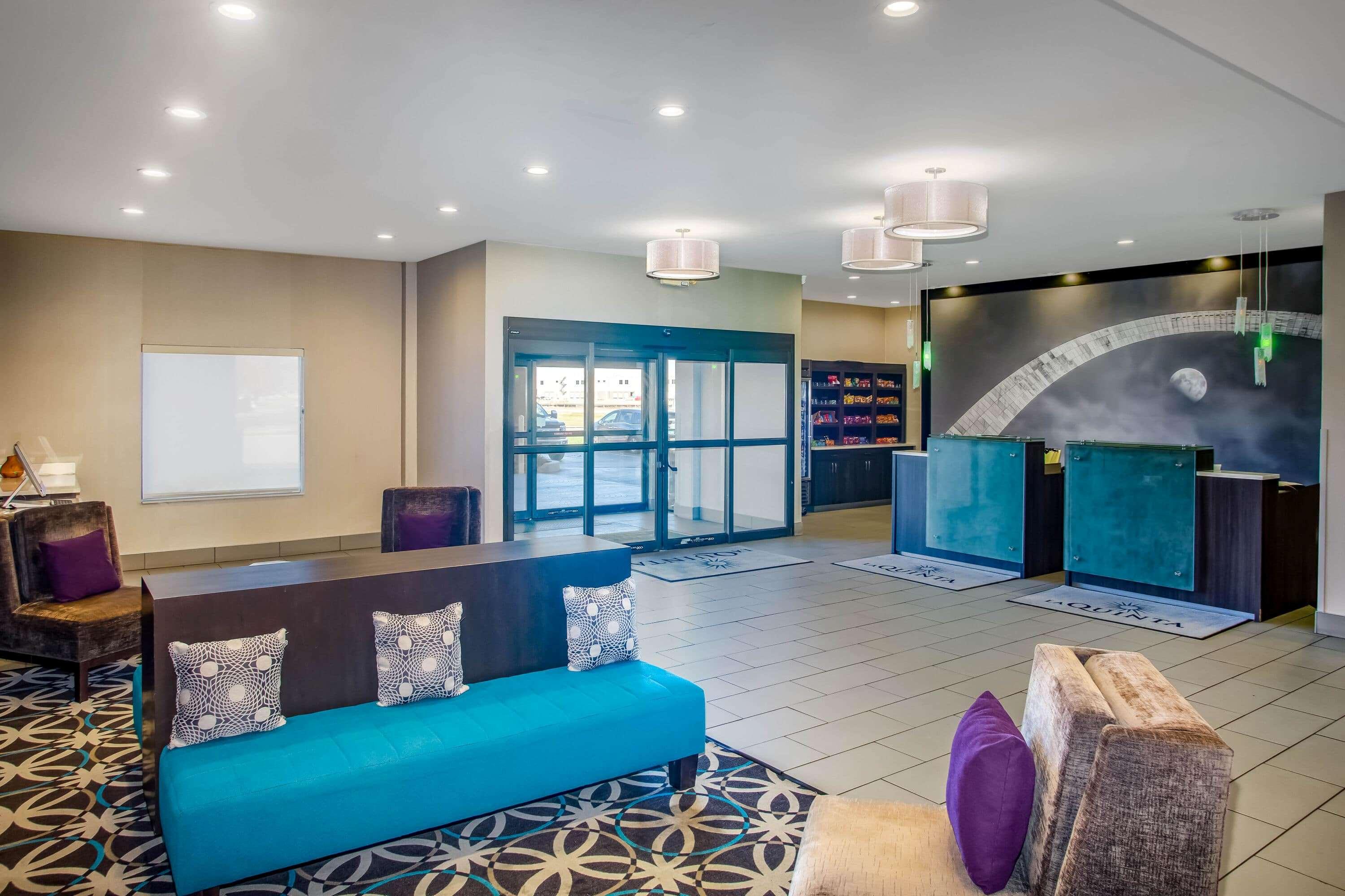 La Quinta Inn & Suites Pontoon Beach — photo 4
