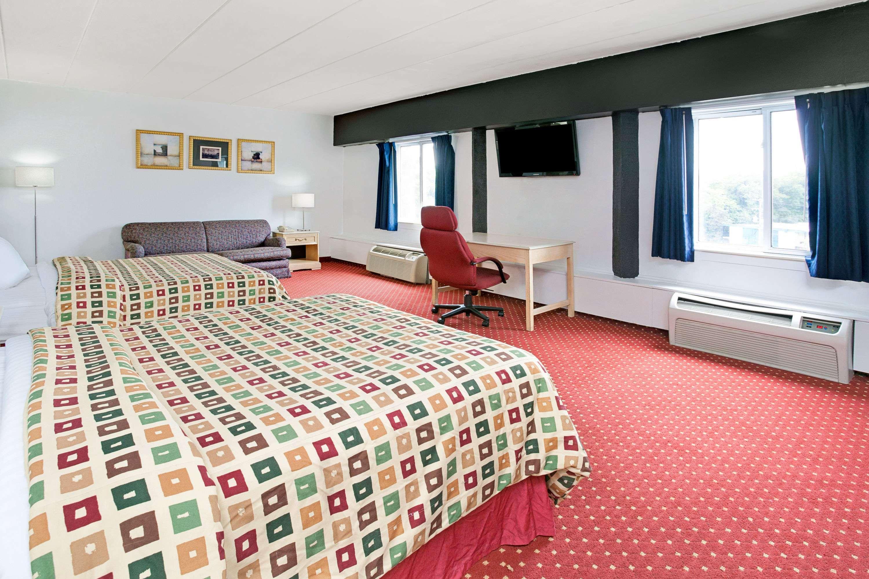 Days Inn Livonia - Detroit — photo 5