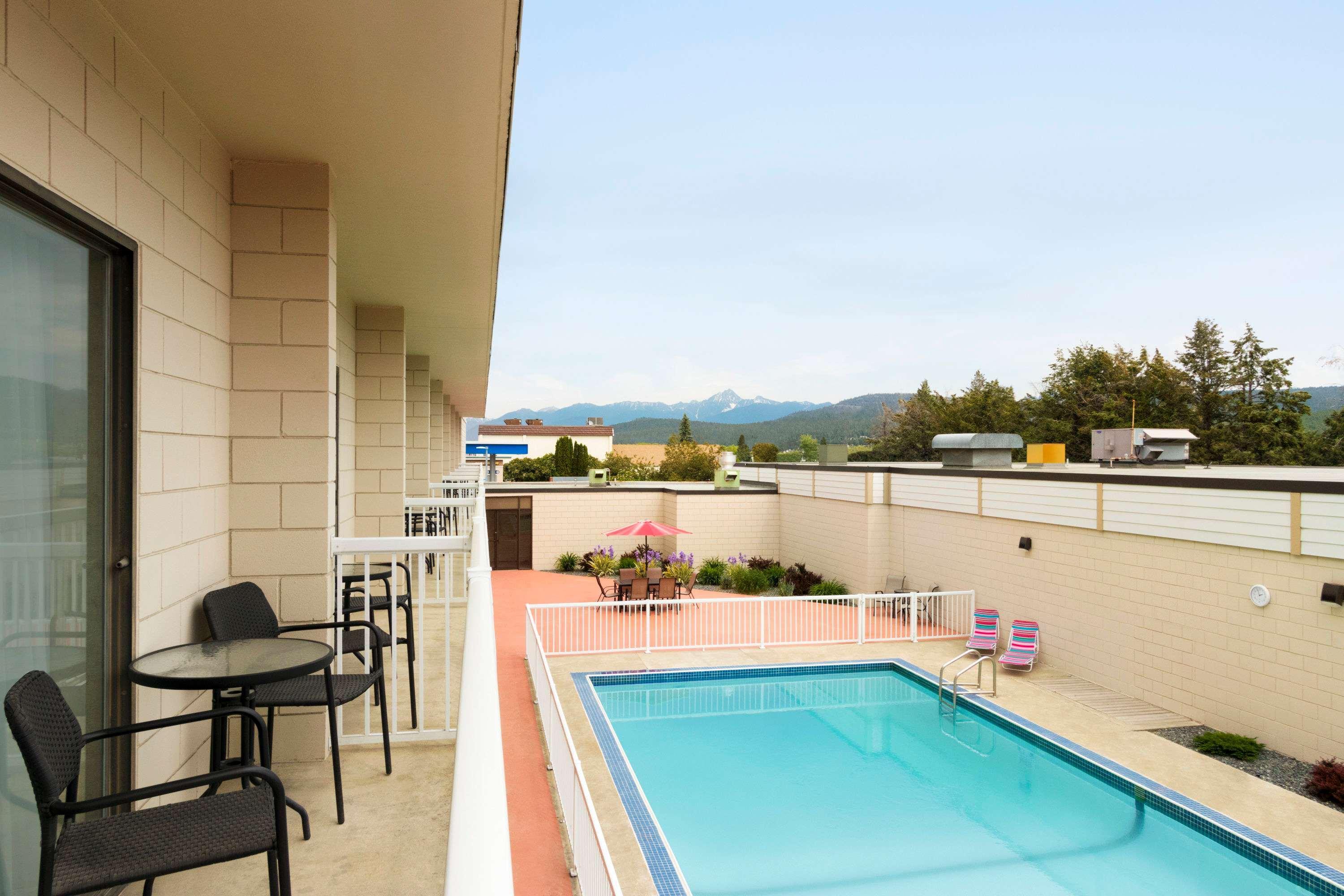 Days Inn Cranbrook — photo 4