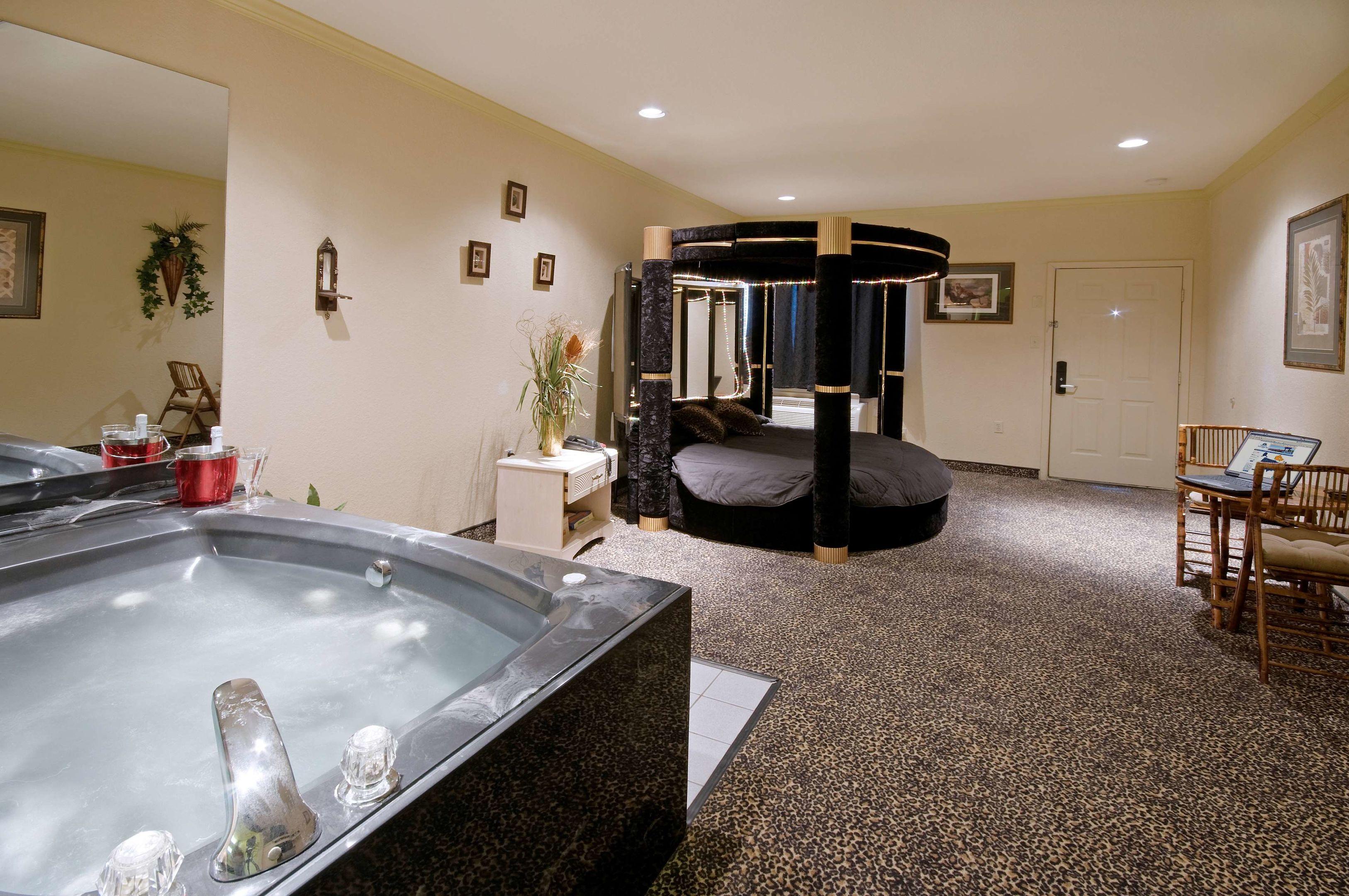 Americas Best Value Platinum Inn & Suites — photo 5