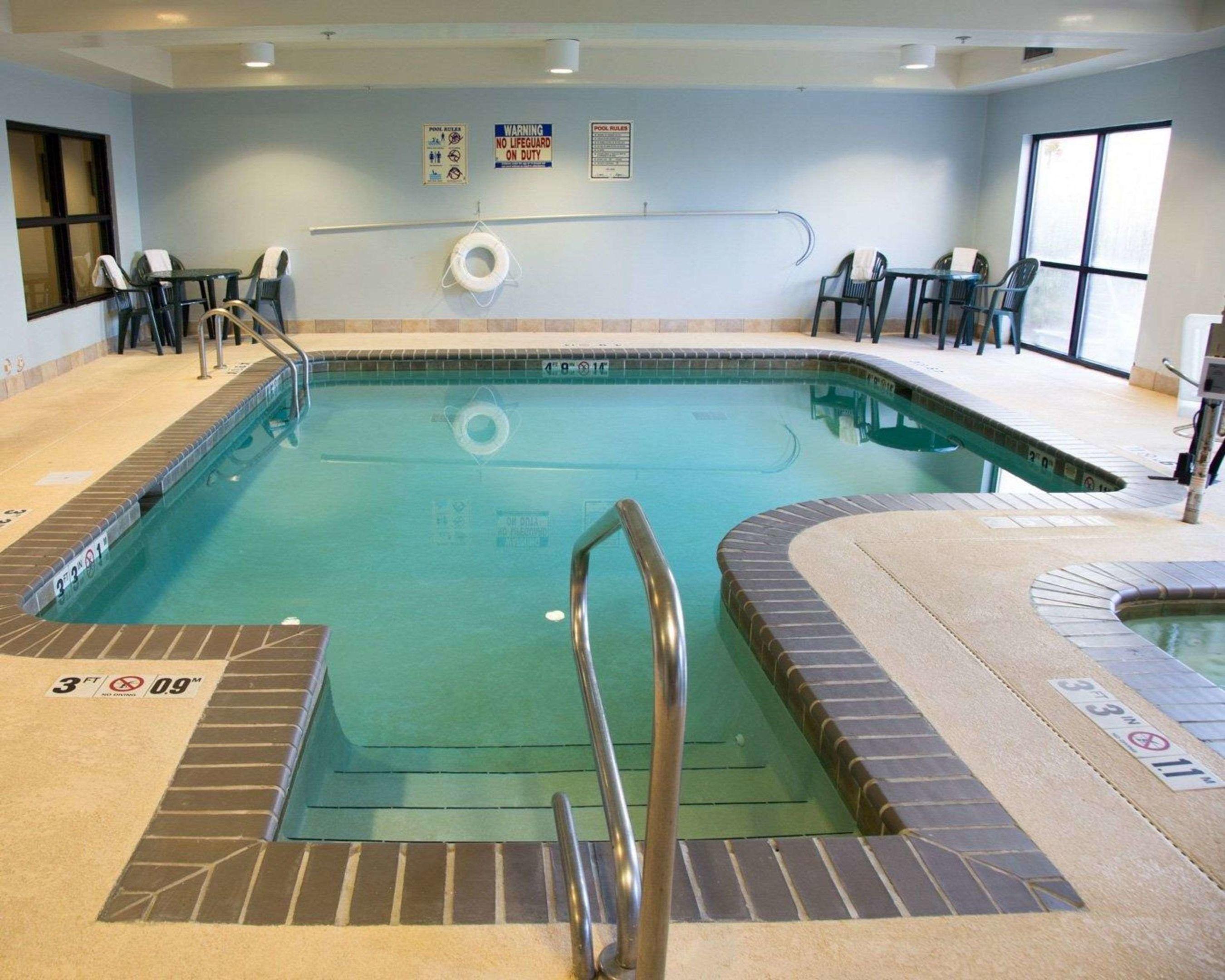 Comfort Suites — photo 5