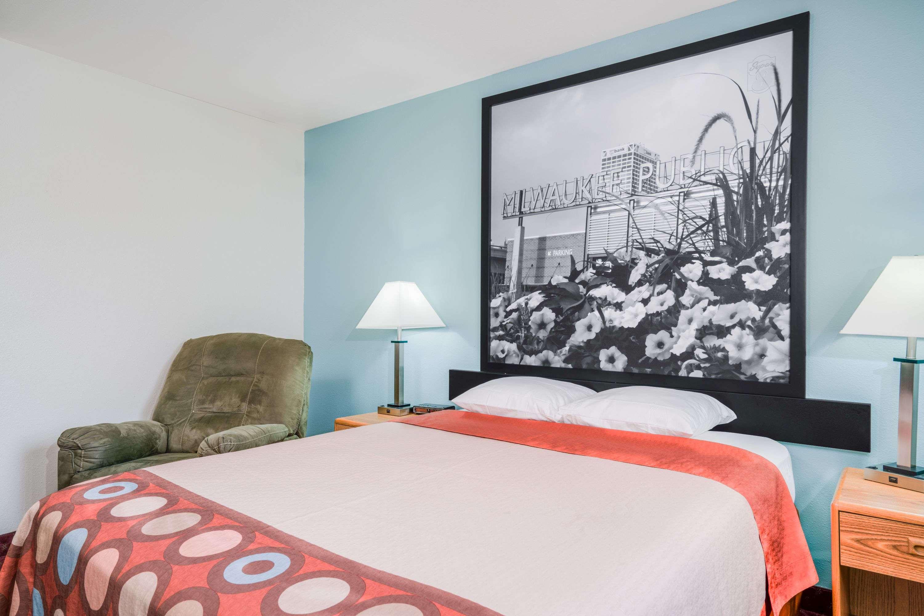 Super 8 by Wyndham Tomah Wisconsin — photo 4