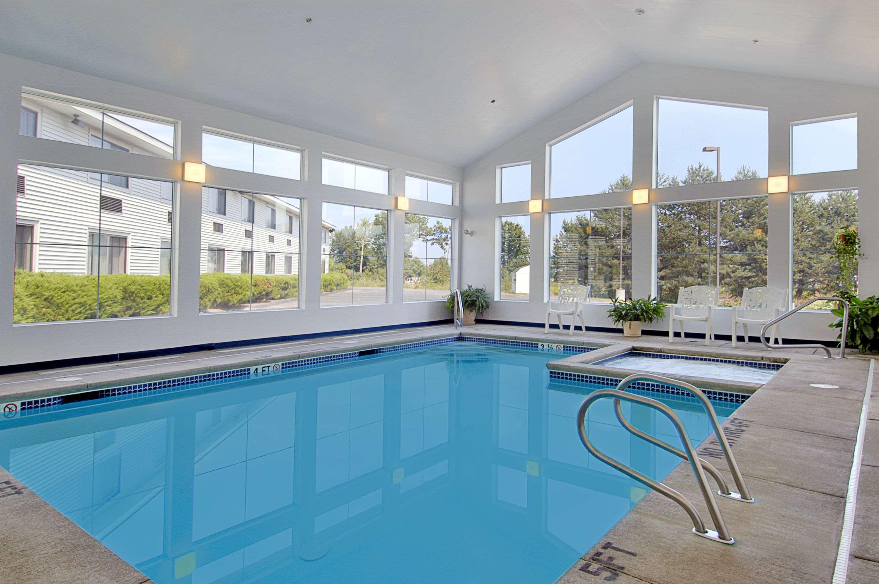 Super 8 by Wyndham Portland ME — photo 3