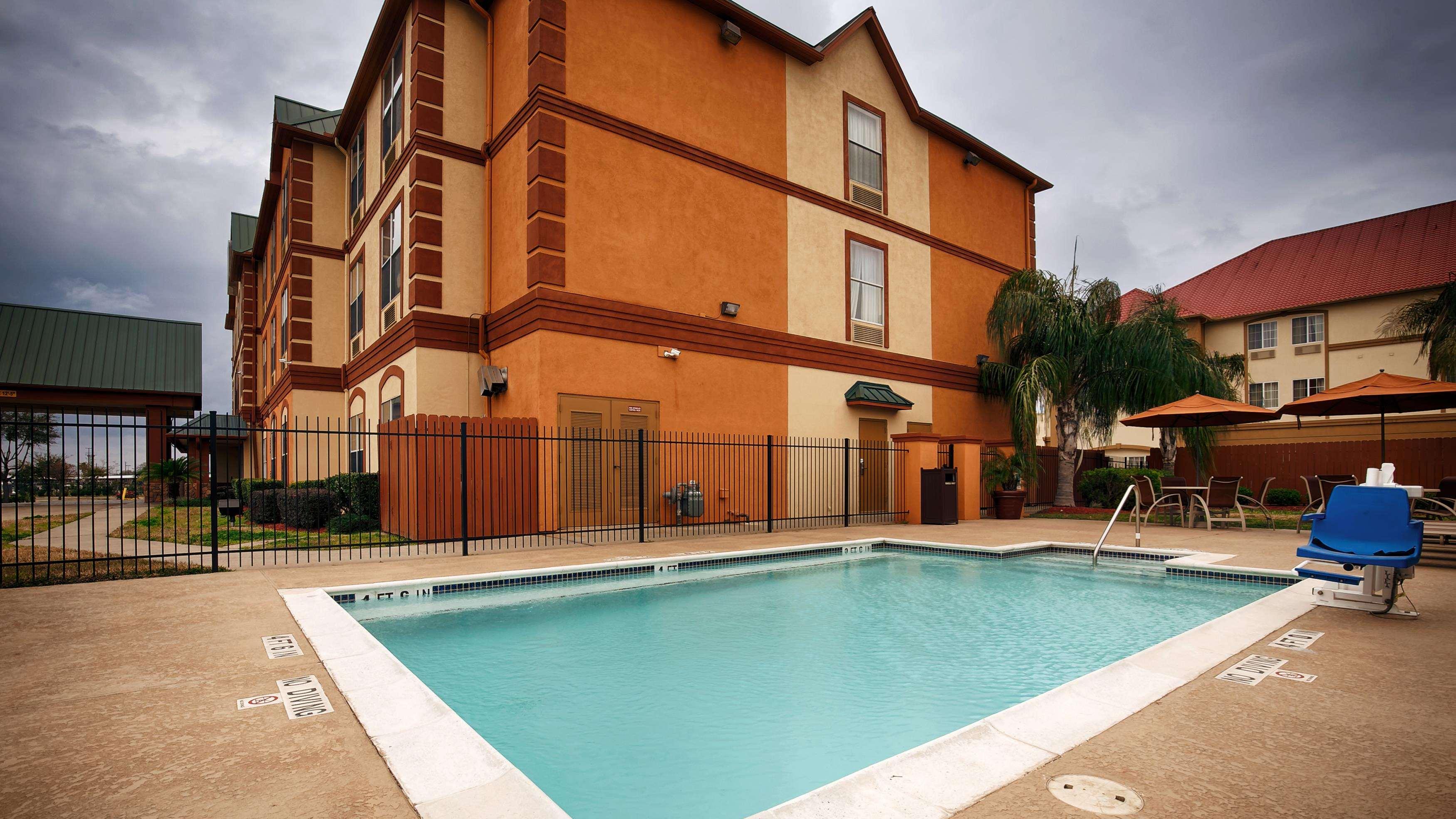 Best Western Plus Hobby Airport Inn & Suites — photo 5