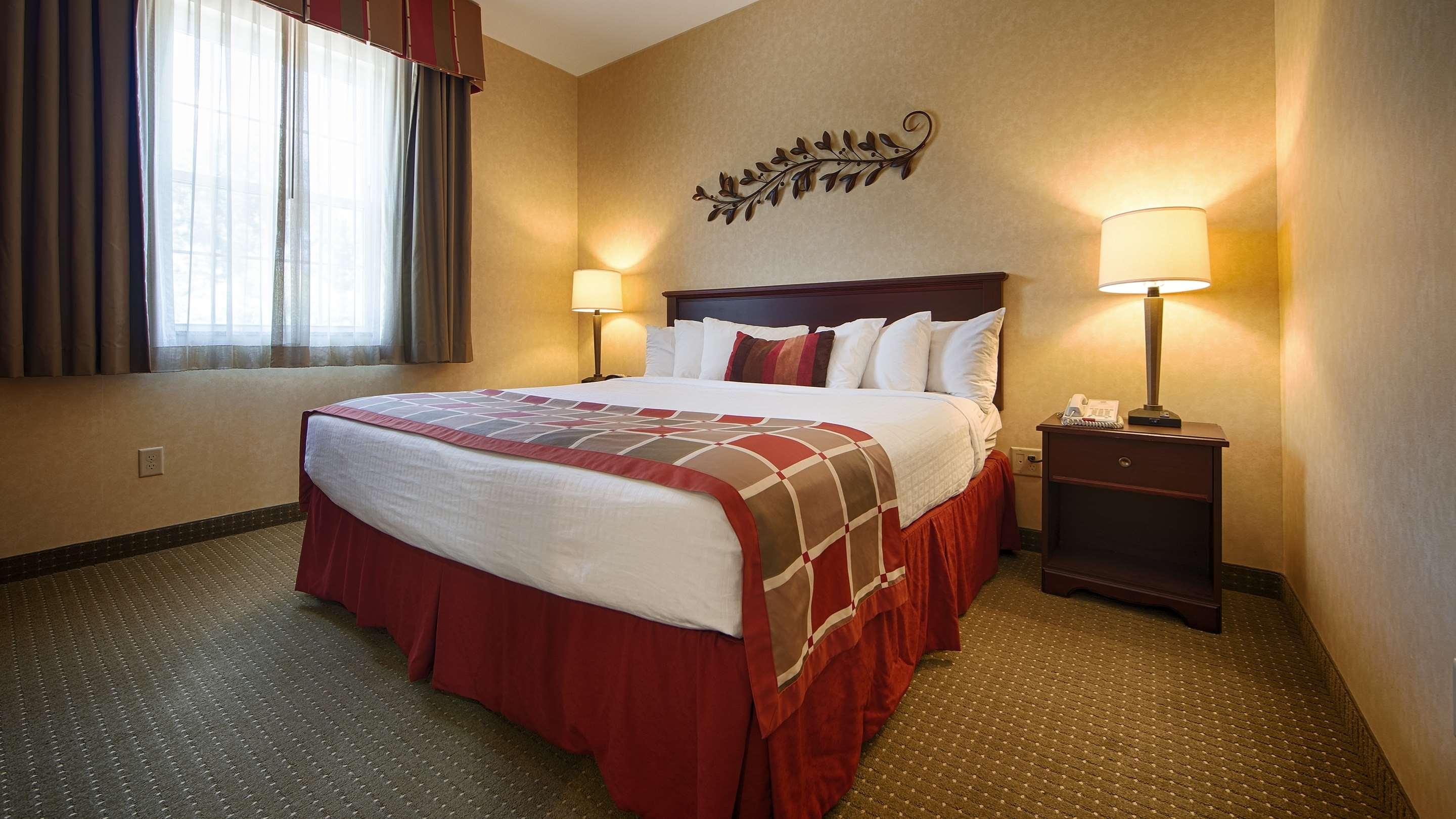 Best Western Plus Ticonderoga Inn & Suites — photo 5