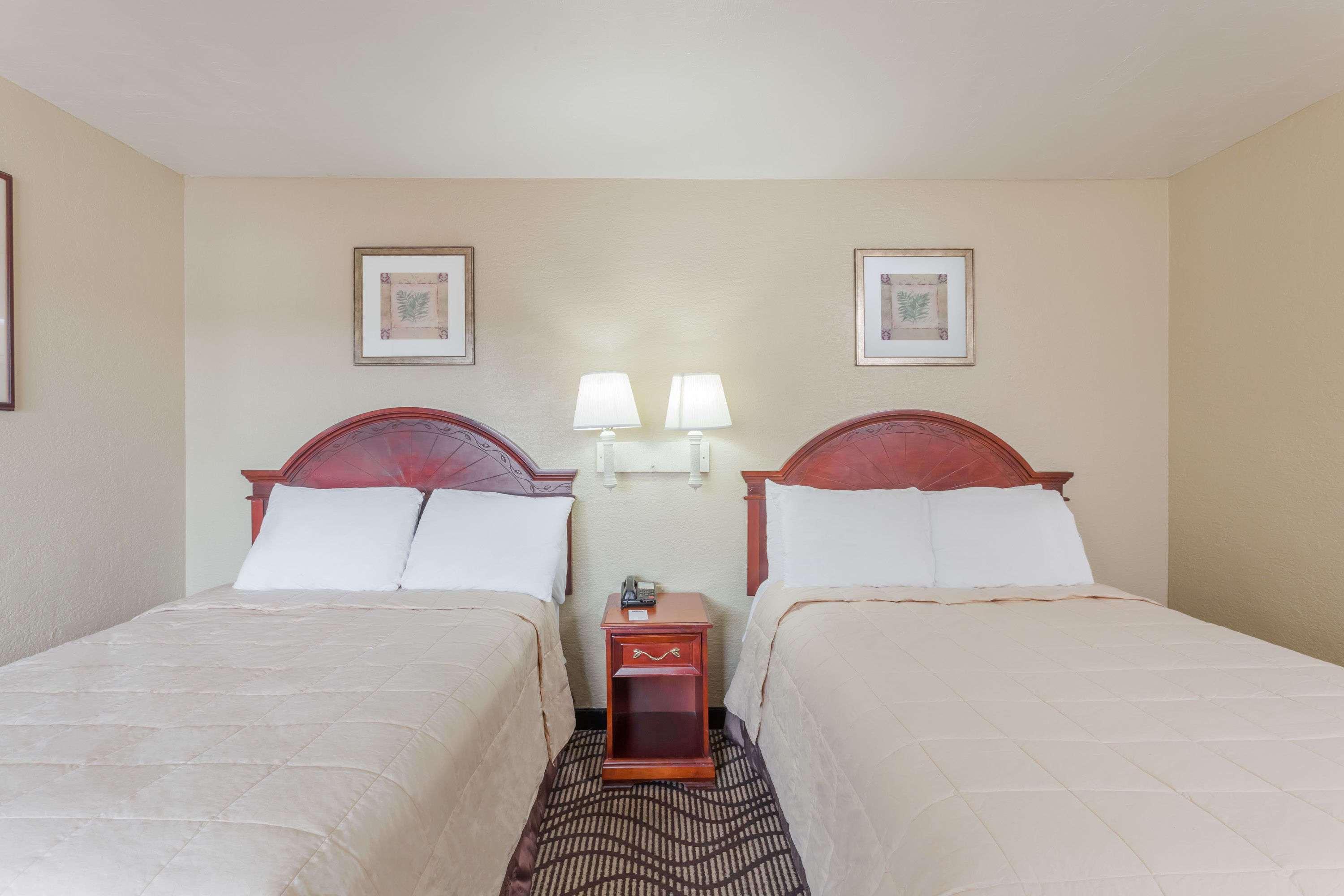 Travelodge by Wyndham Victorville — photo 3