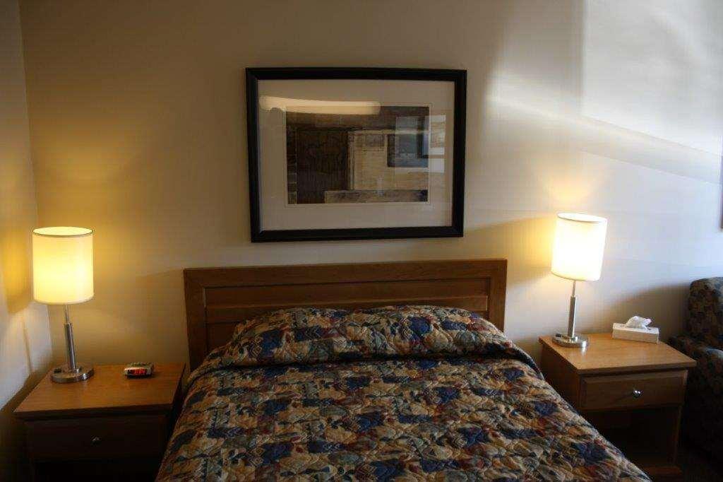 Best Canadian Motor Inn Peace River — photo 4
