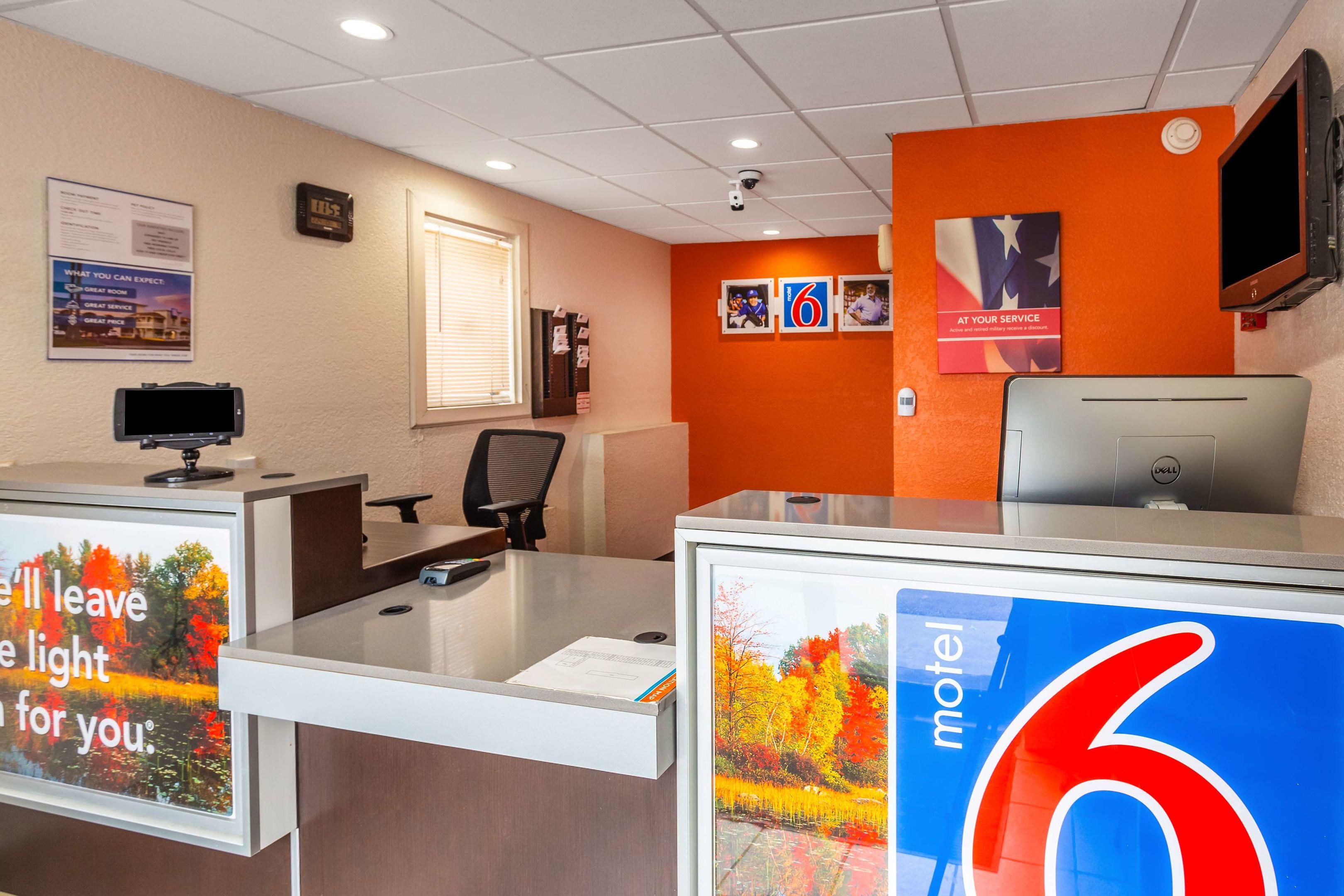 Motel 6 Huntington WV — photo 5
