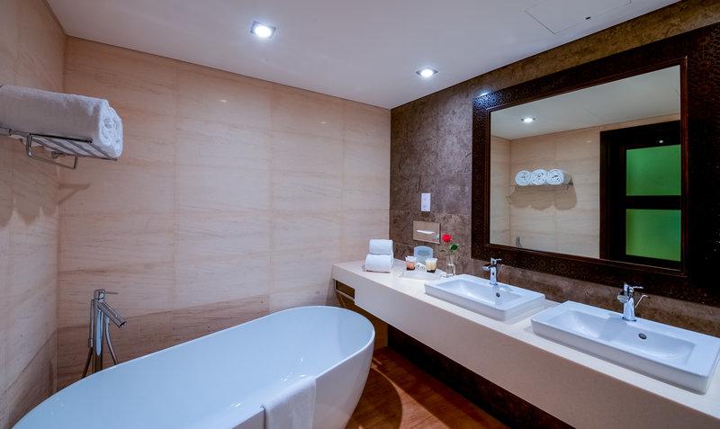 Holiday Inn Muscat Al Seeb — photo 4
