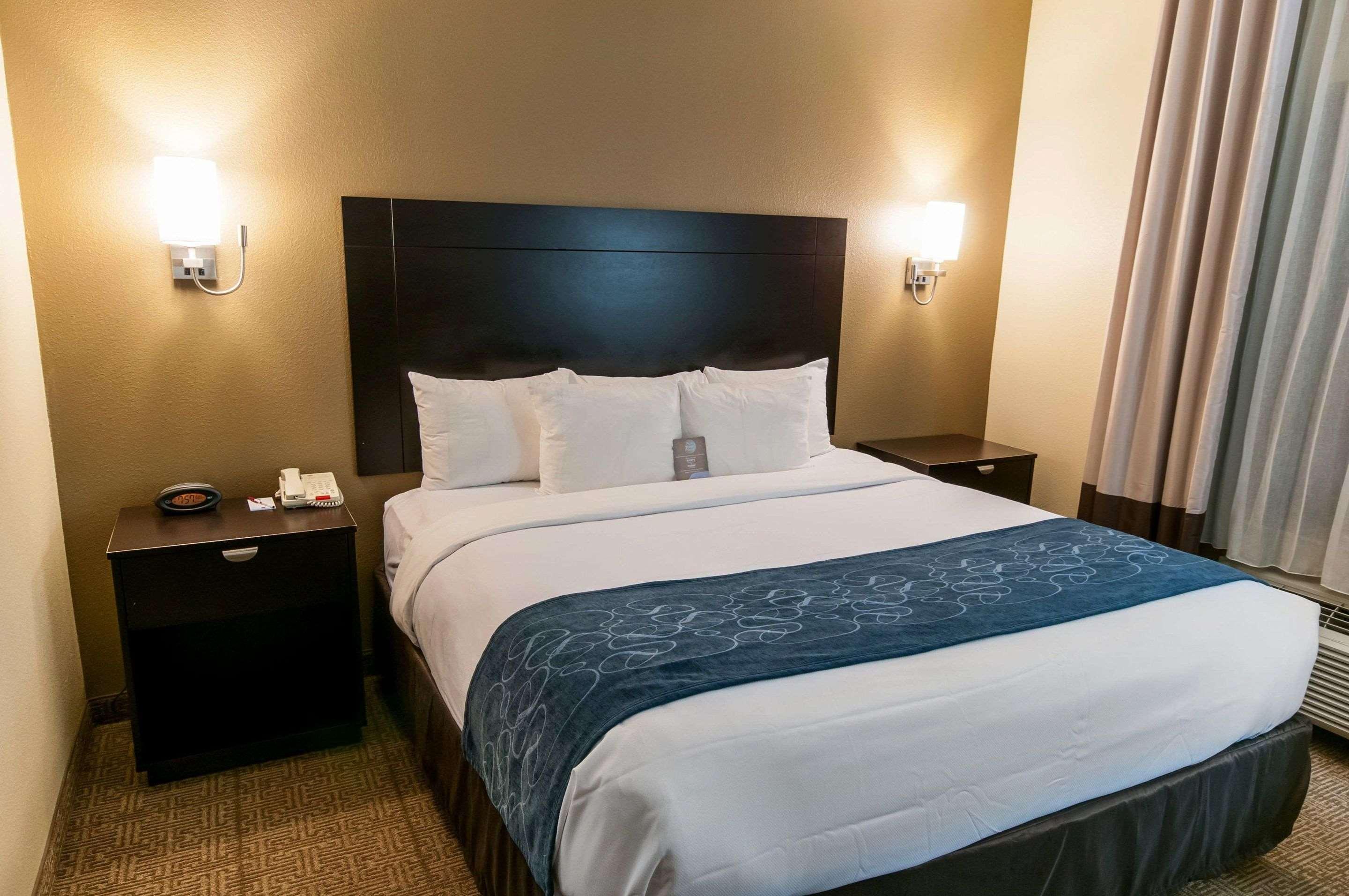 Comfort Suites Hobby Airport — photo 4
