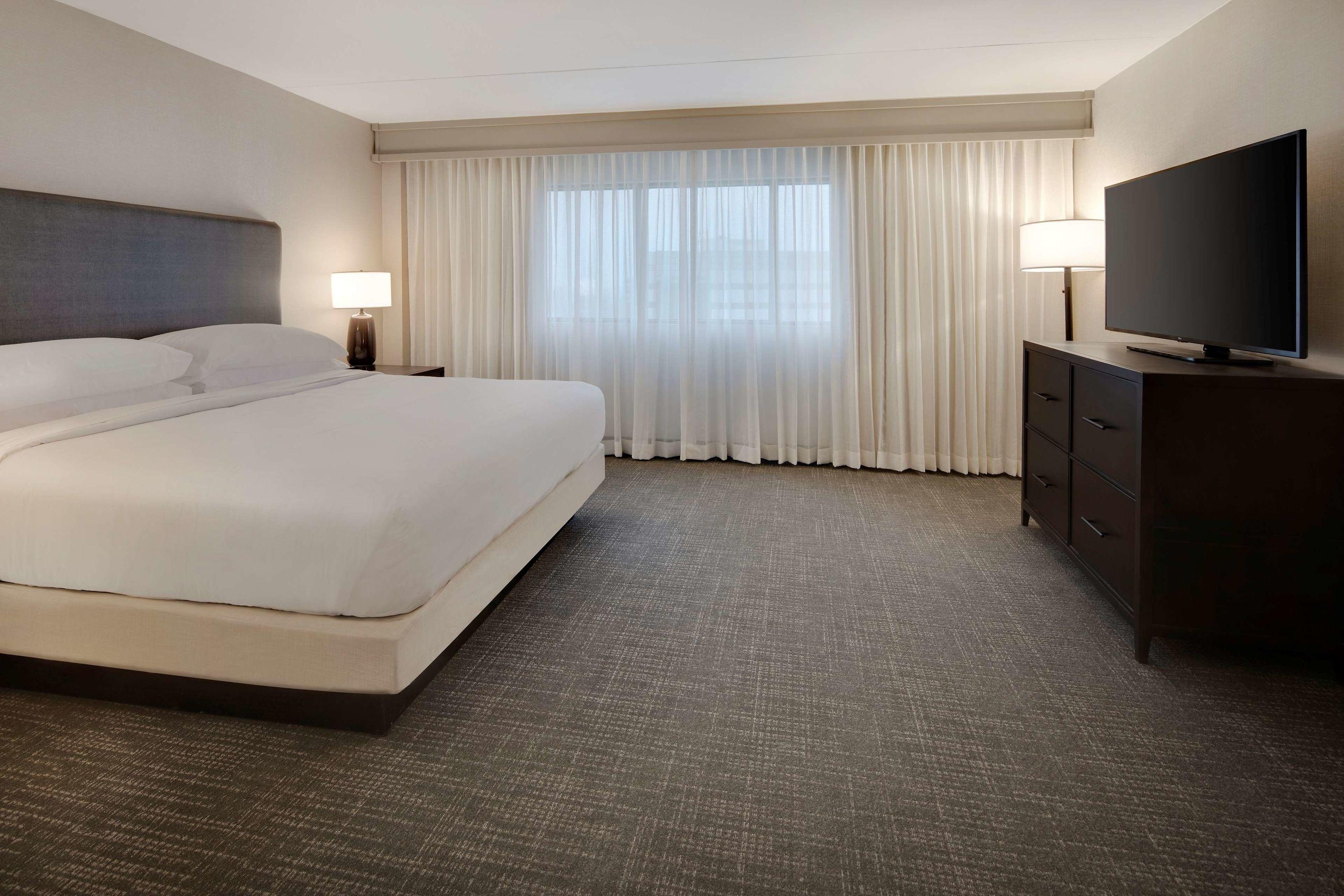 Embassy Suites by Hilton Detroit Troy Auburn Hills — photo 5