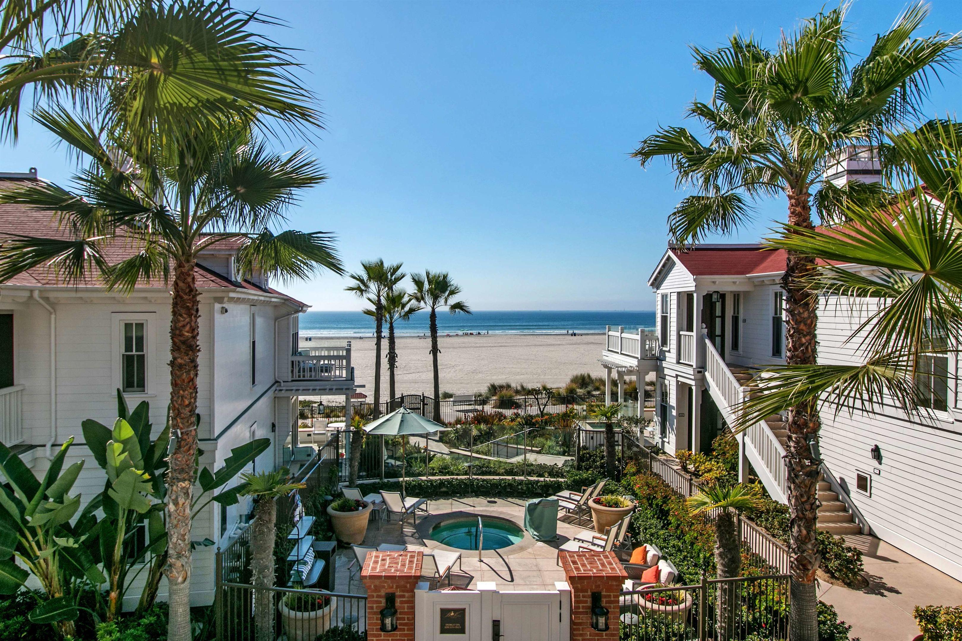 Beach Village at The Del, Curio Collection by Hilton — photo 3