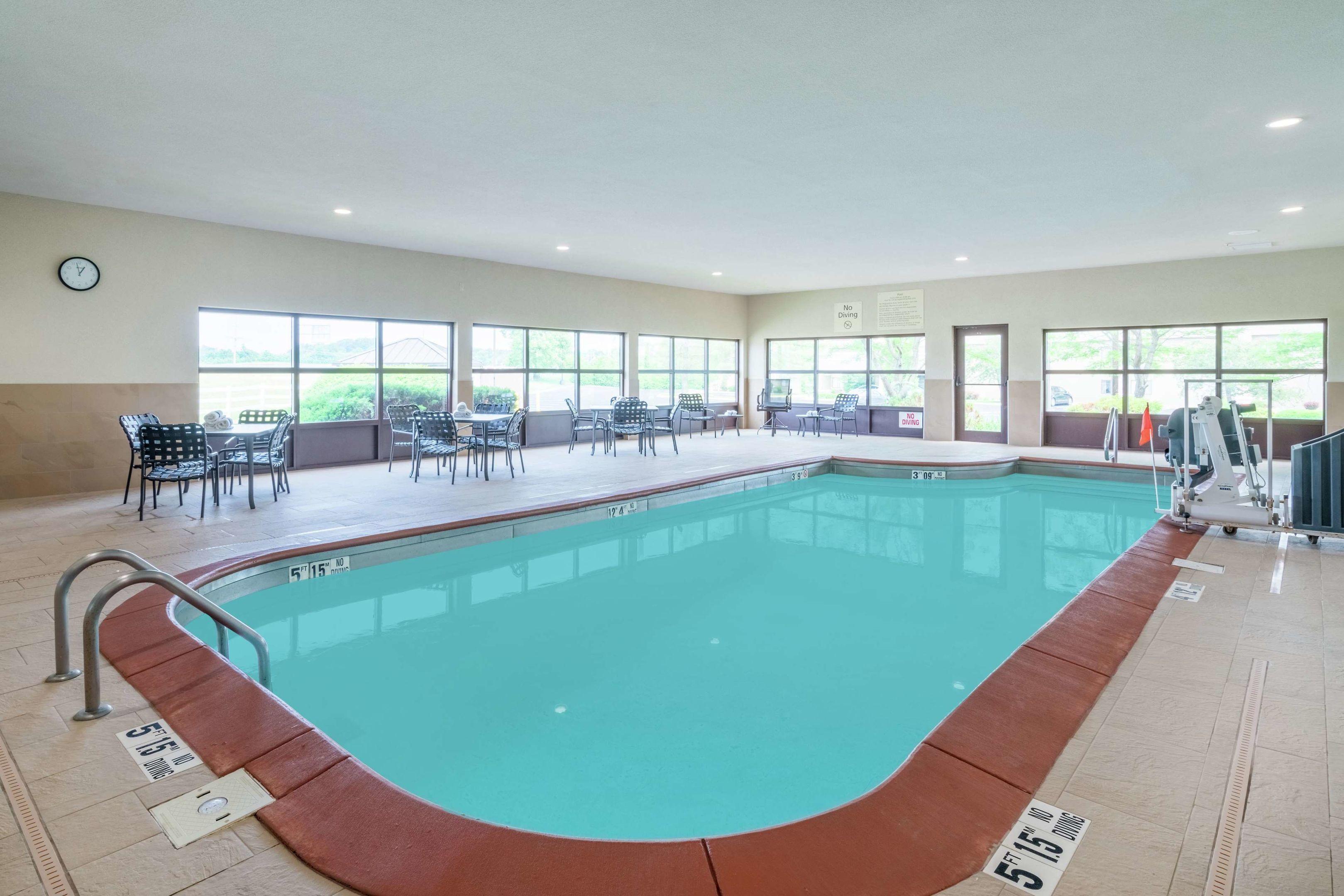 Hampton Inn Corydon — photo 4