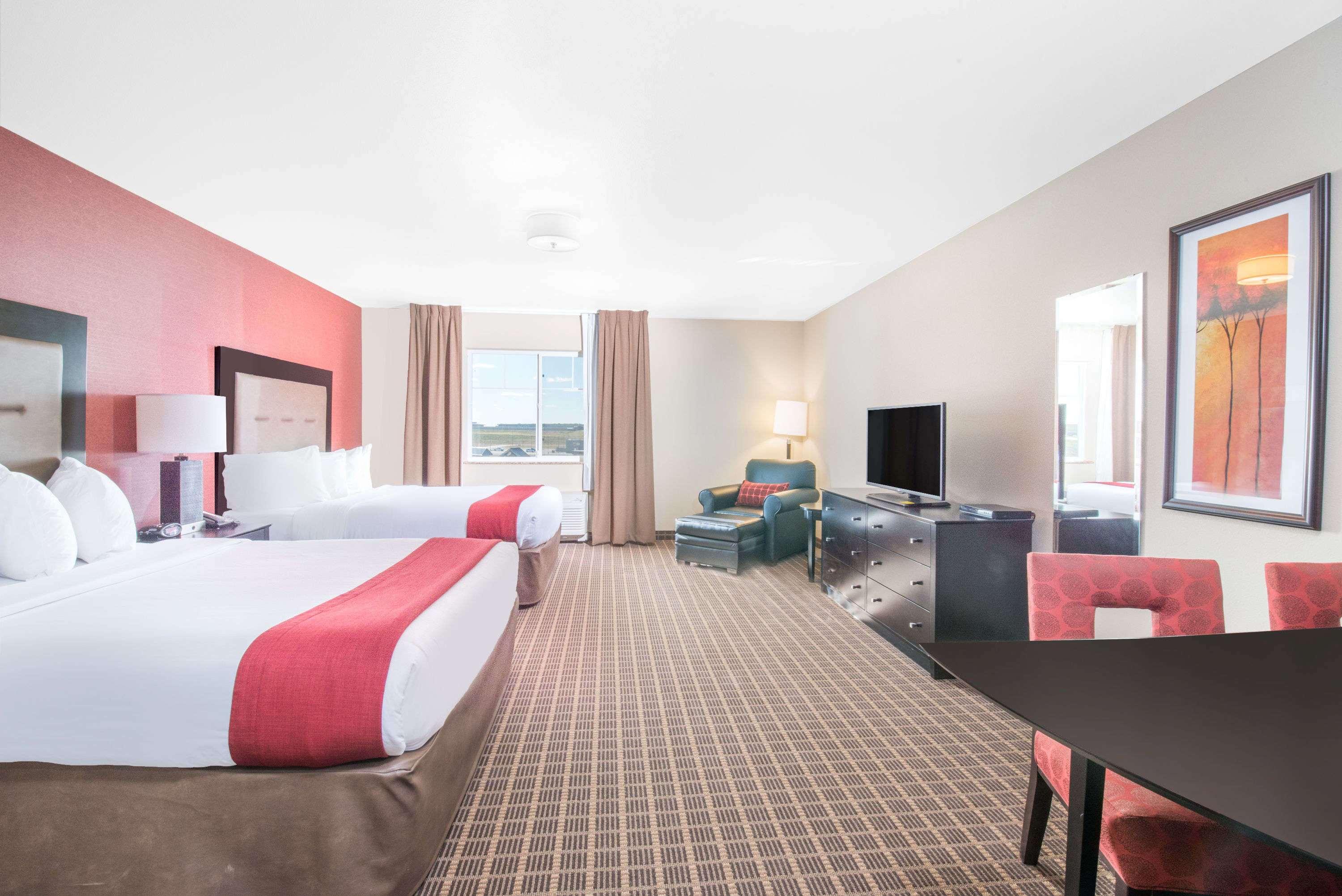 Hawthorn Suites by Wyndham Dickinson — photo 3