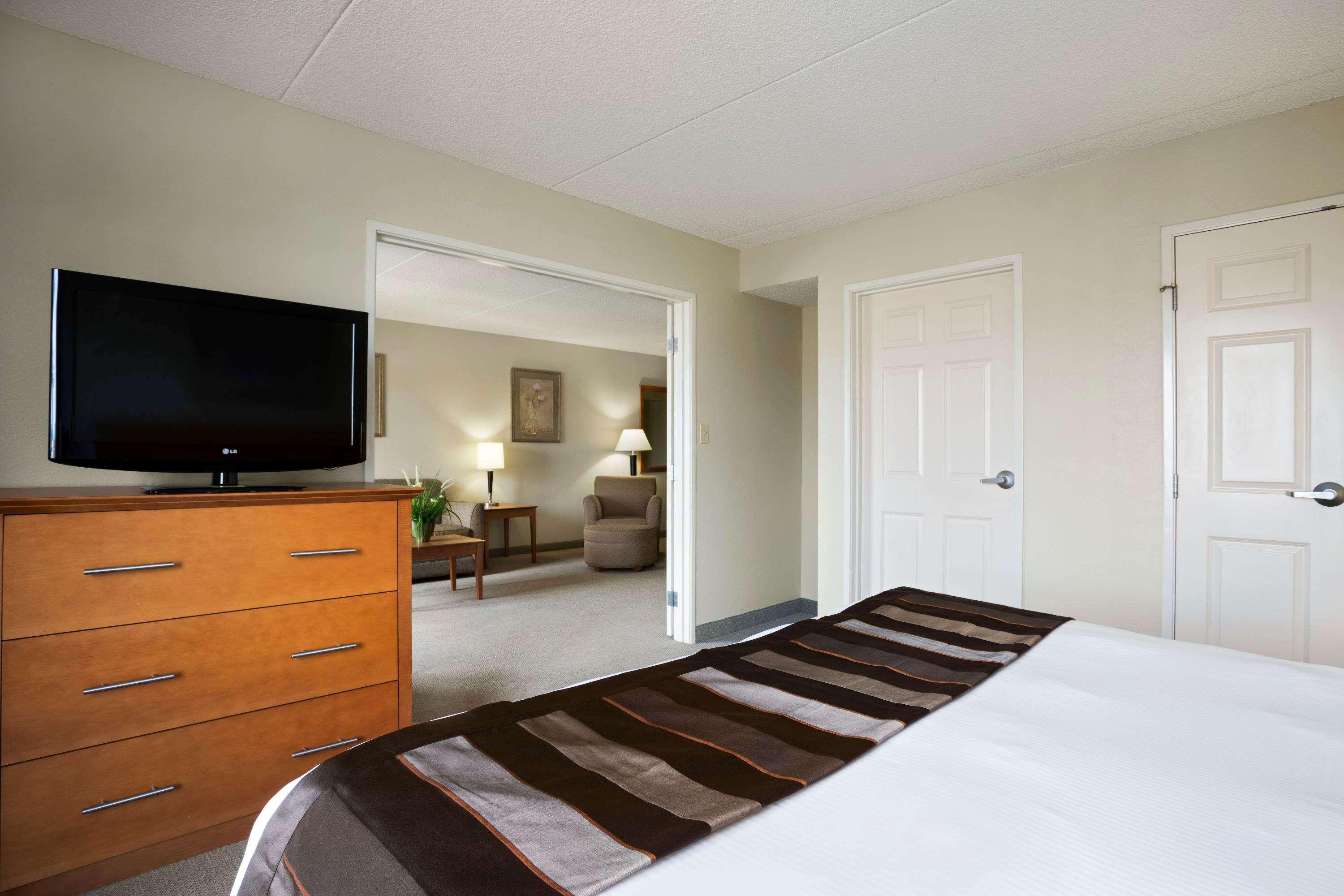 Wingate by Wyndham Louisville East — photo 5