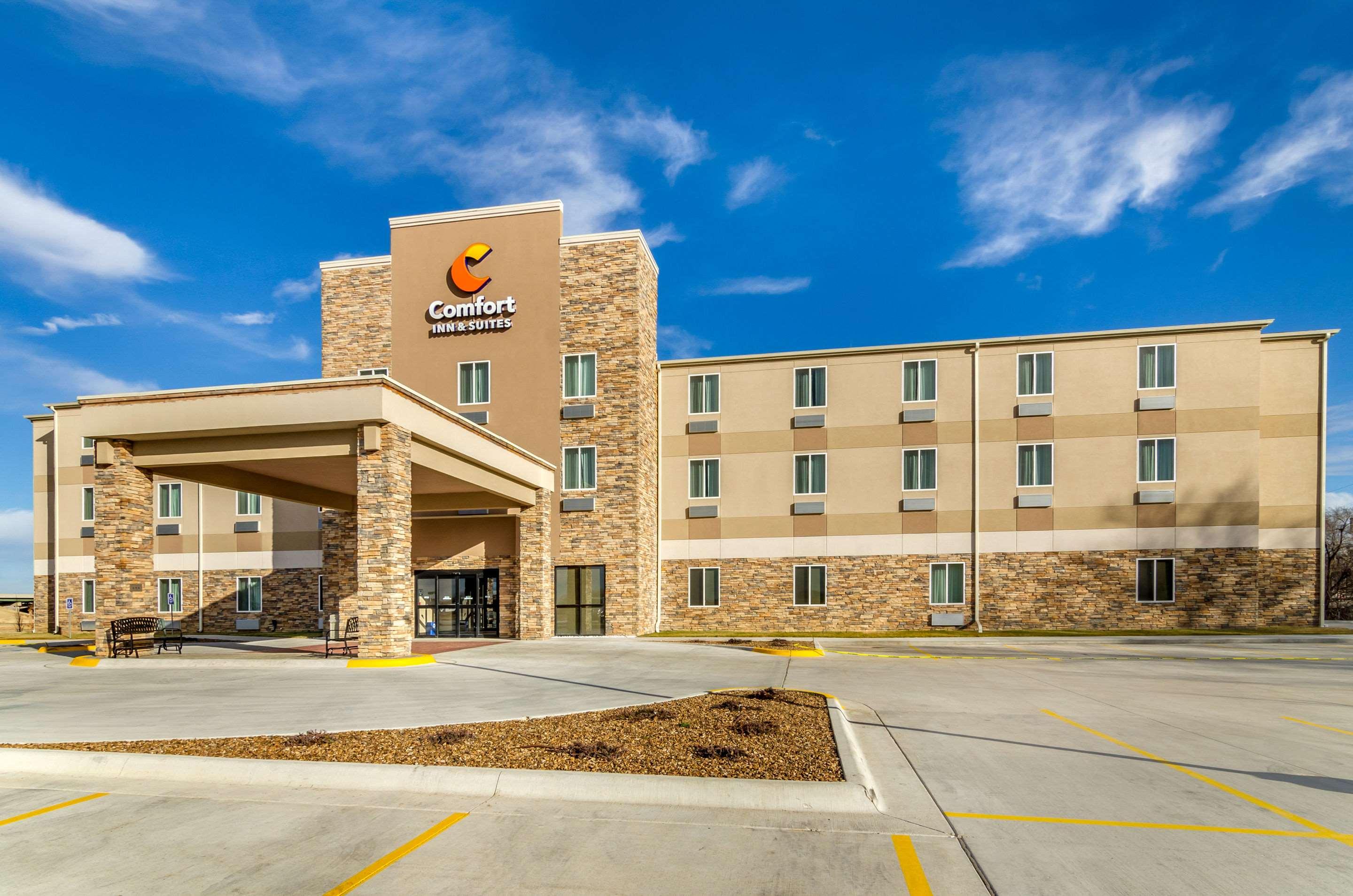 Comfort Inn & Suites — photo 4