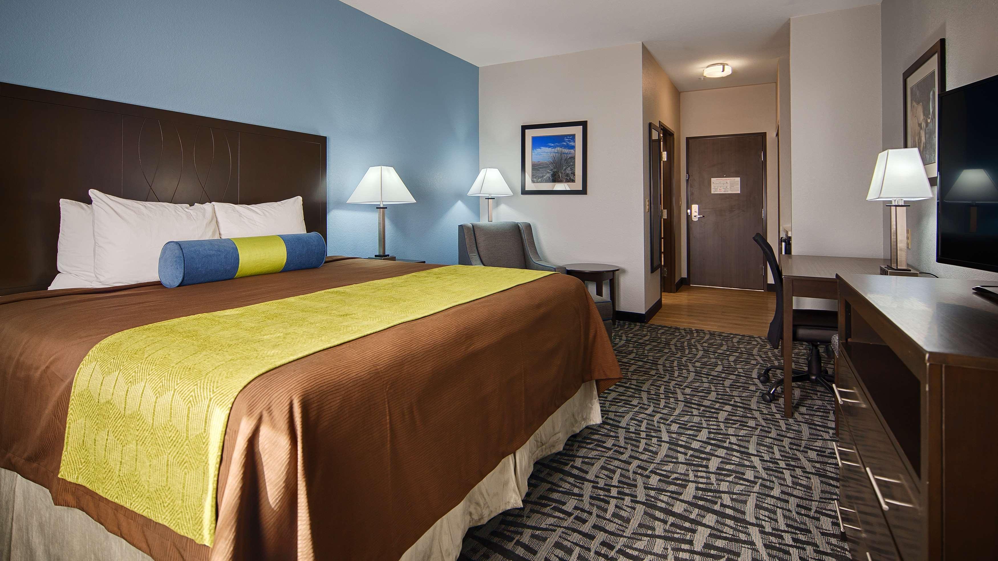Best Western Plus Lonestar Inn & Suites — photo 5