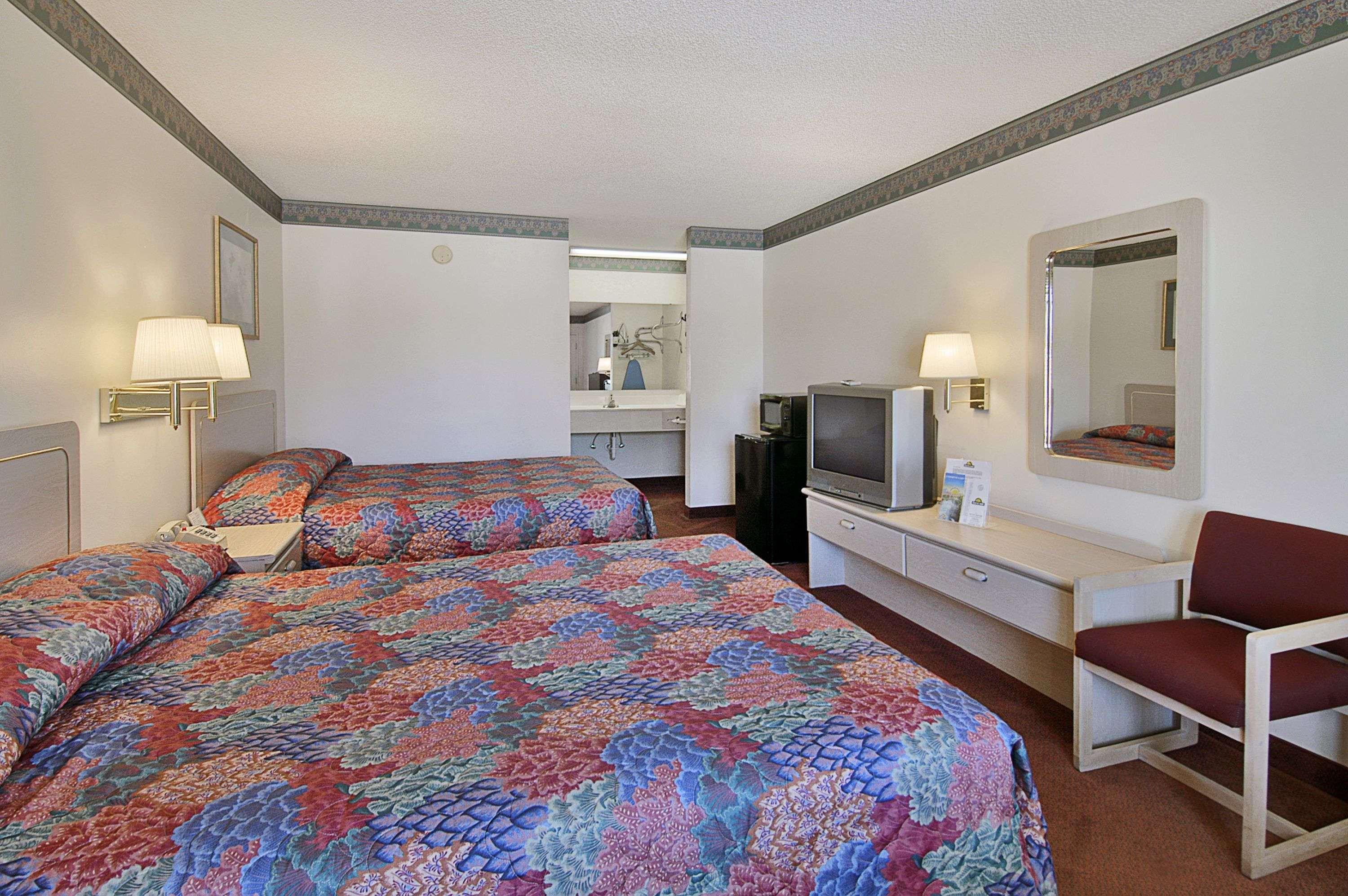 Days Inn Chipley — photo 3