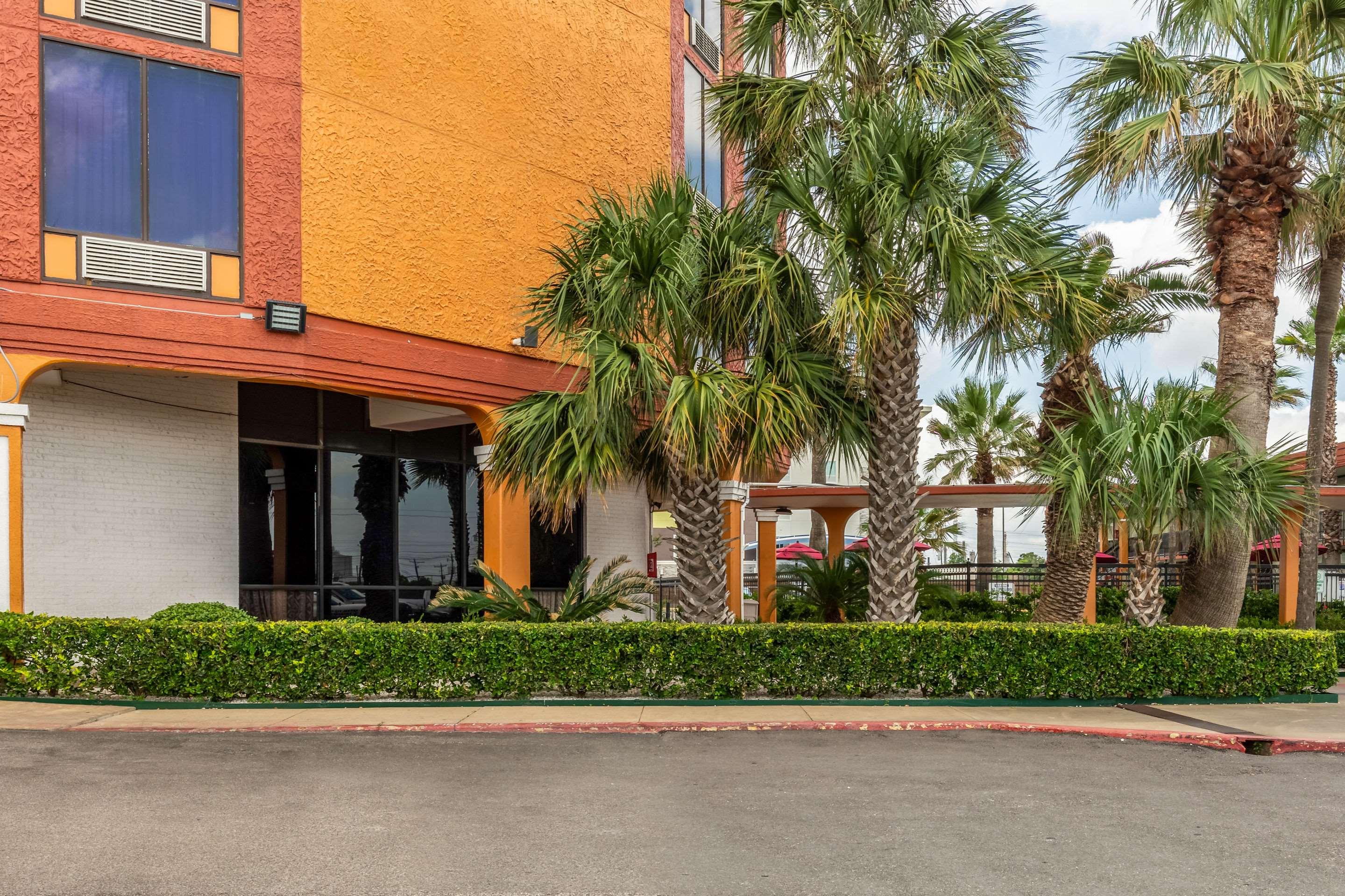 Quality Inn Pasadena — photo 3