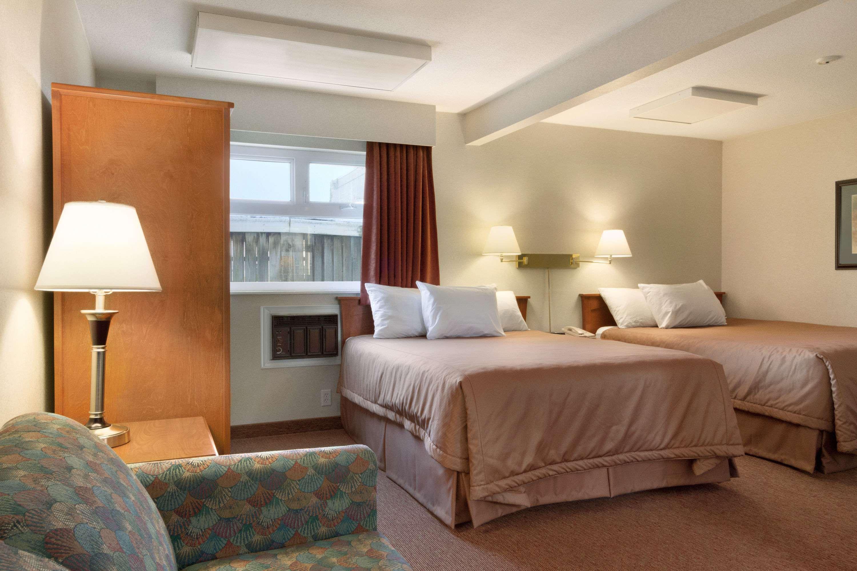 Travelodge Langley City — photo 4