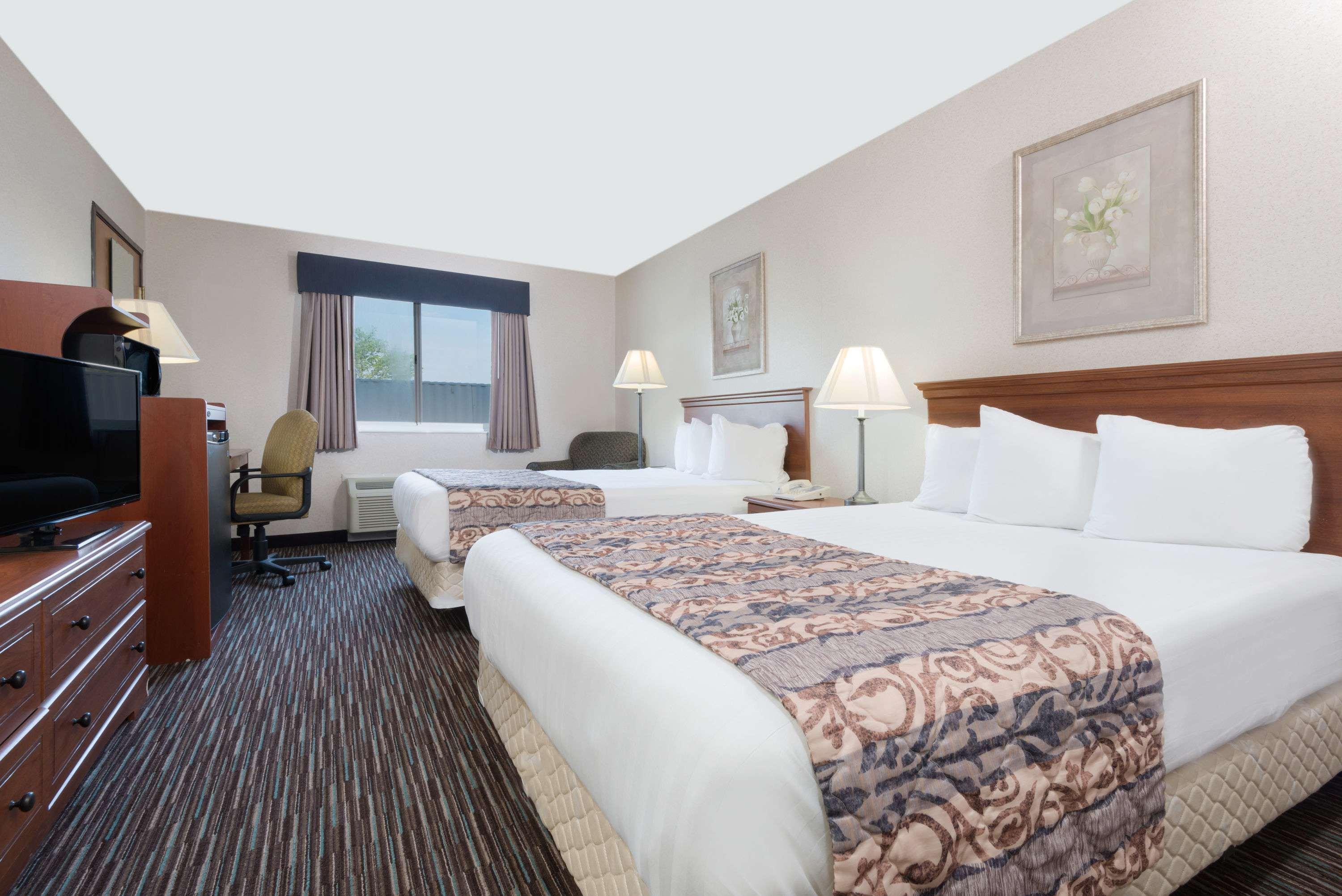 Baymont by Wyndham Columbus/Rickenbacker — photo 3