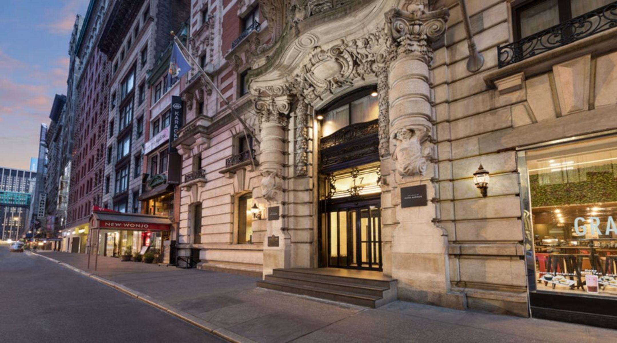 The Hotel @ Fifth Avenue — photo 4
