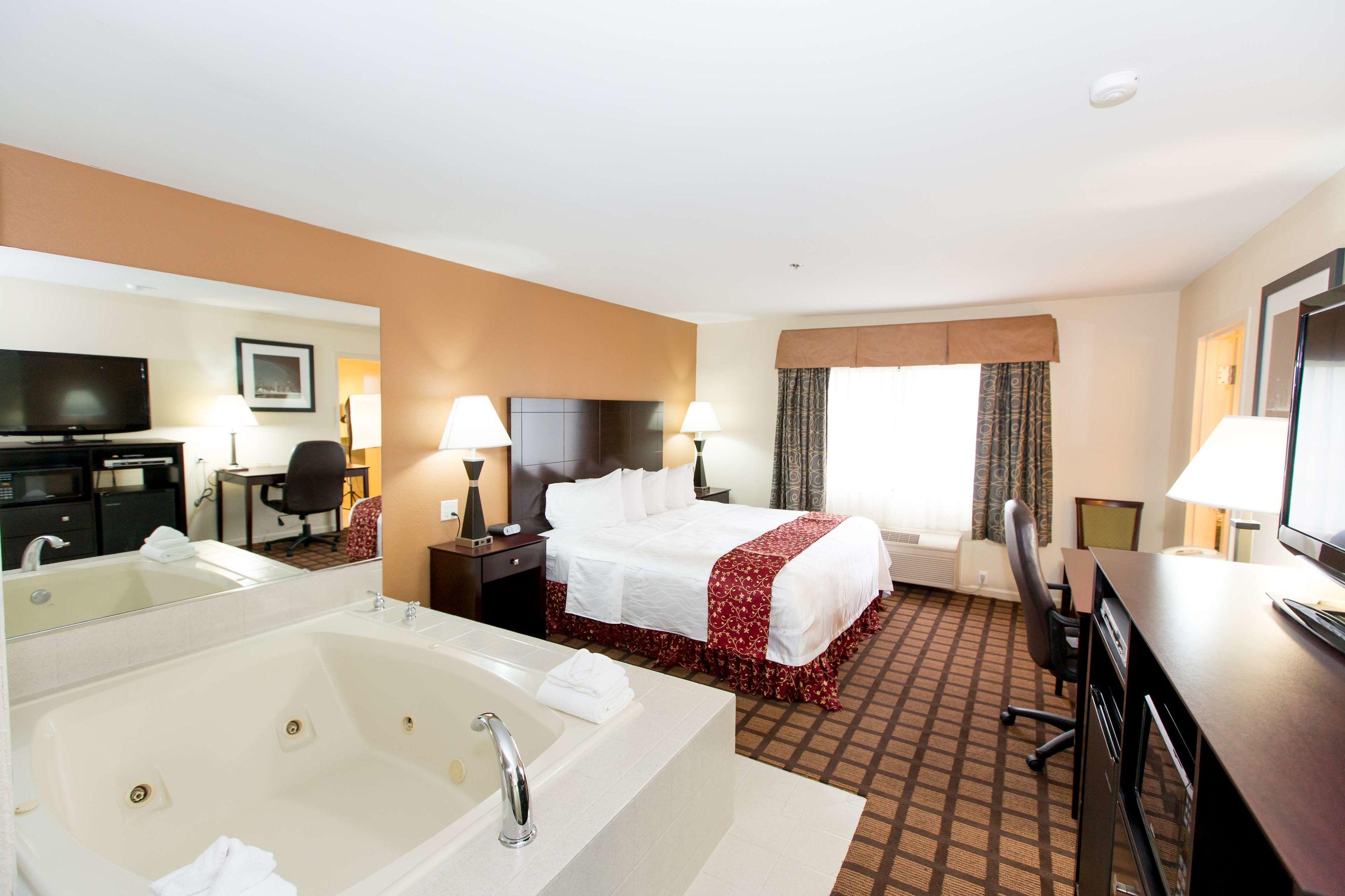 Best Western Plus Oakbrook Inn — photo 5