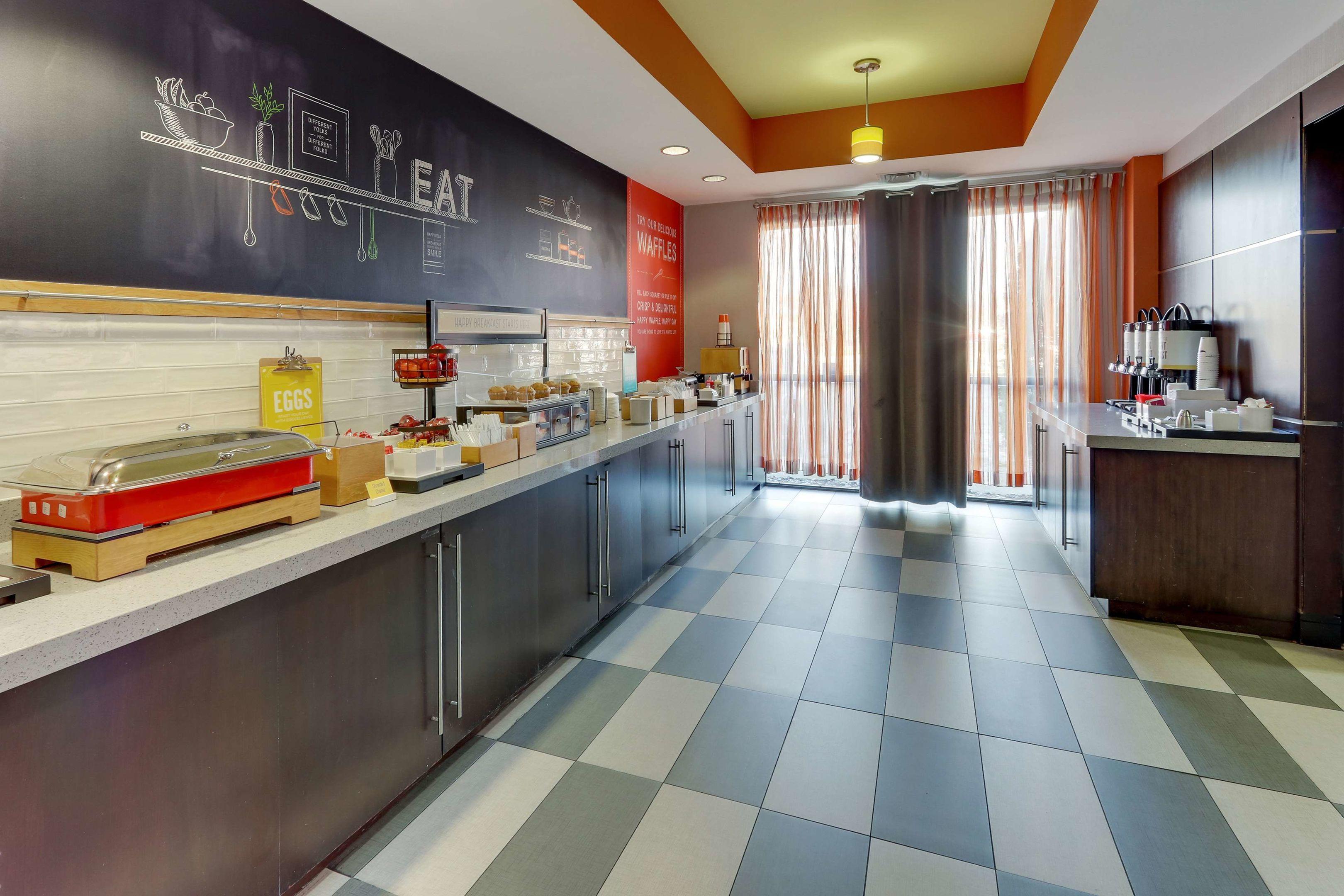 Hampton Inn Springfield — photo 5