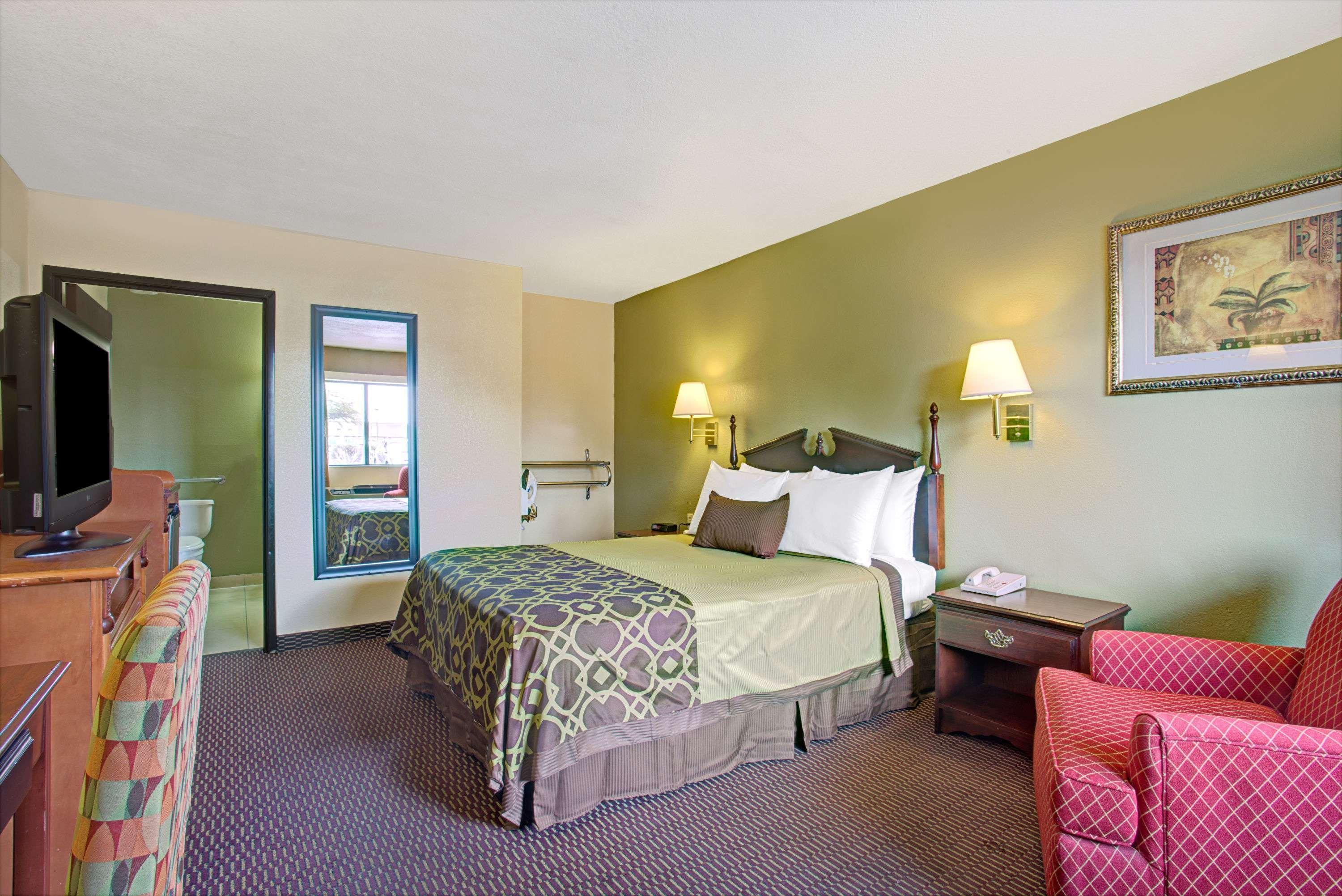 Travelodge Tucson — photo 5