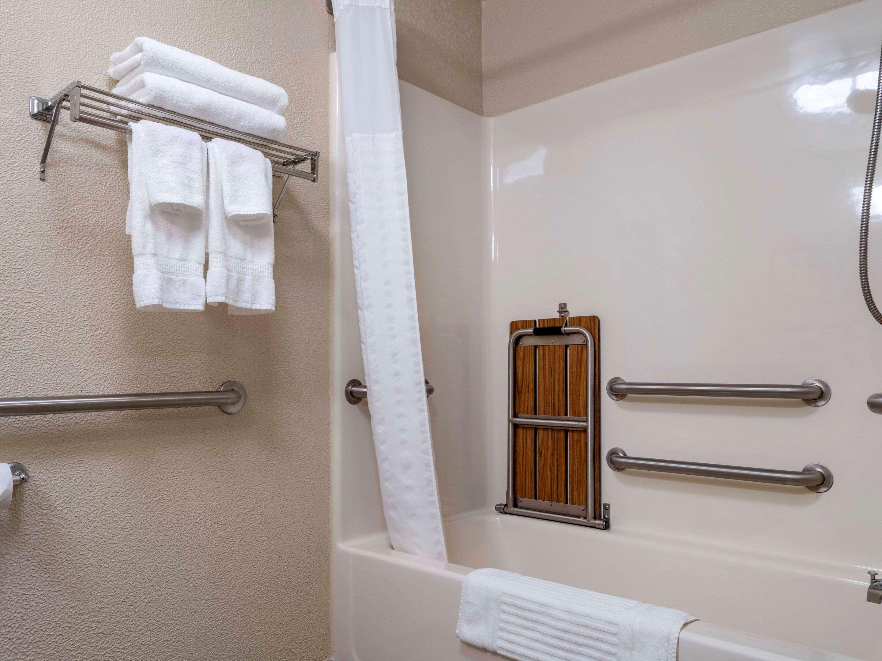 Comfort Inn Duncansville - Altoona — photo 4