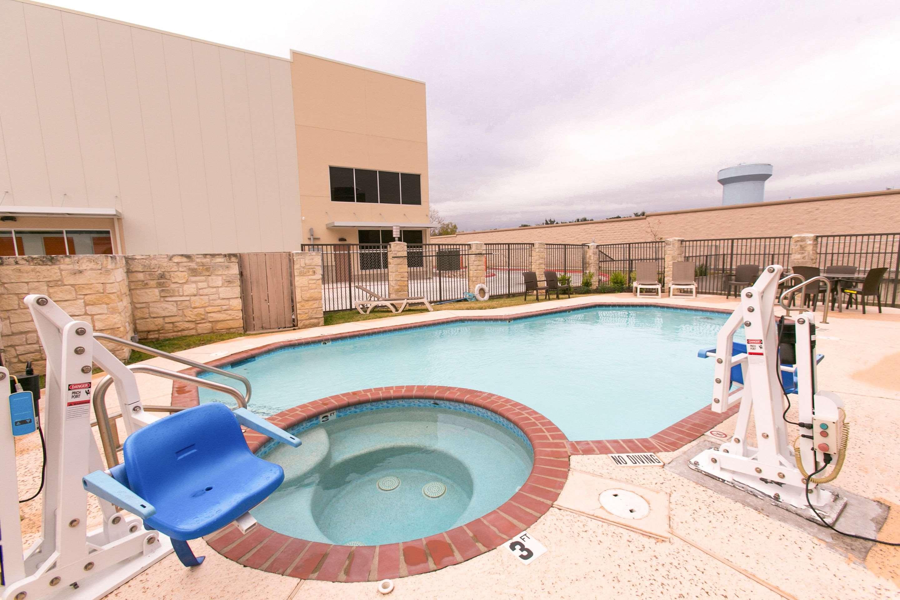 Comfort Suites NW Lakeline — photo 5