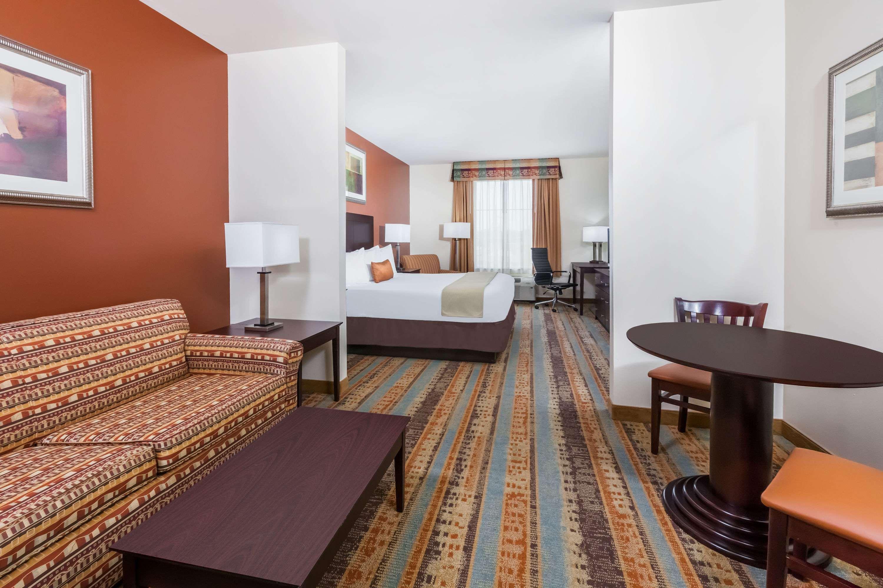 Baymont Inn & Suites Henderson — photo 5