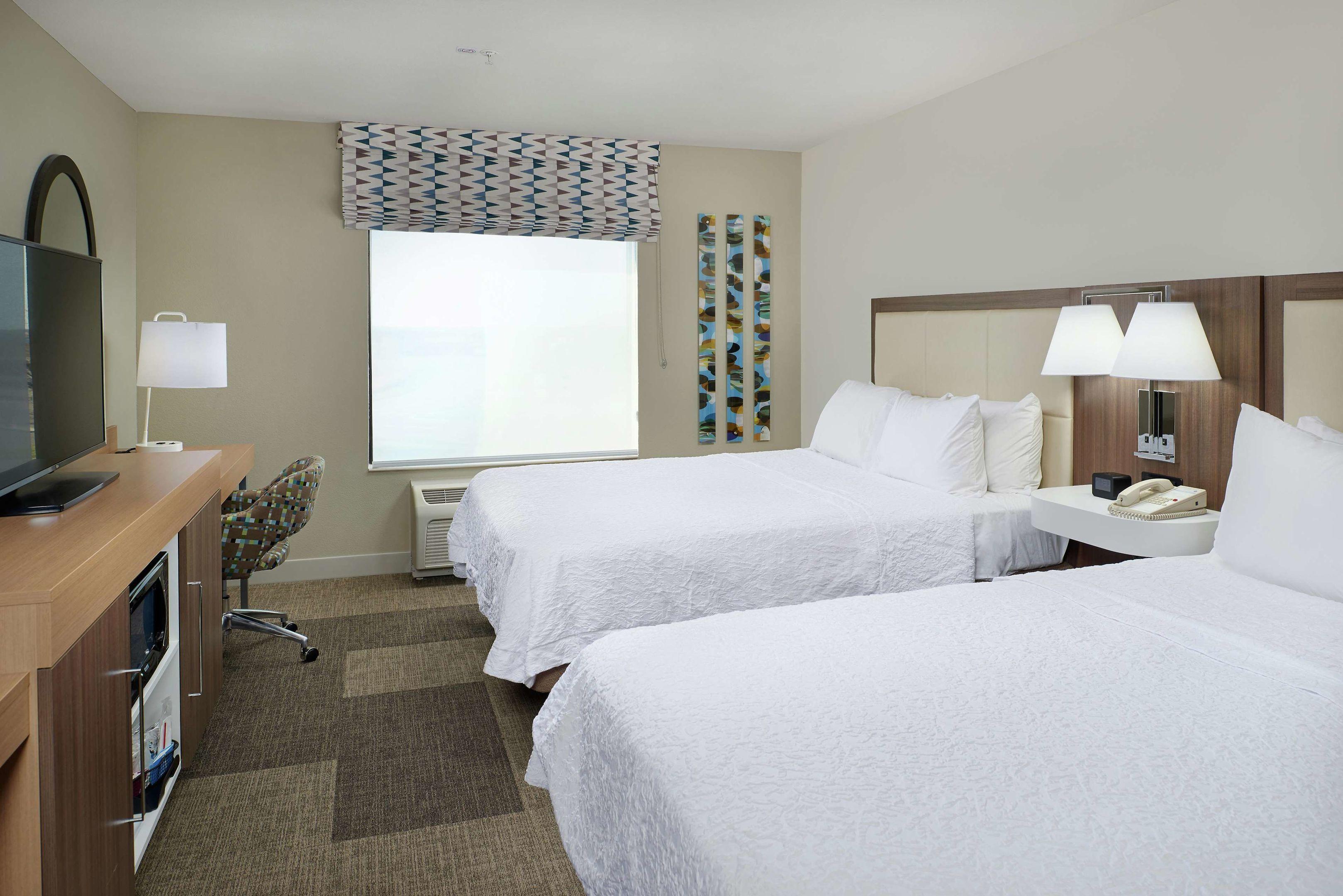 Hampton Inn & Suites Rogers — photo 3