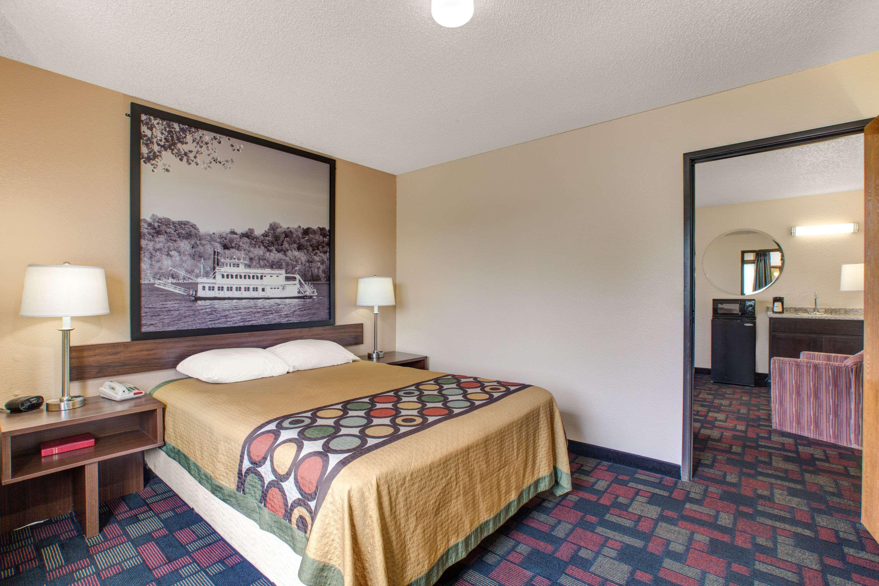 Super 8 by Wyndham Boonville — photo 5