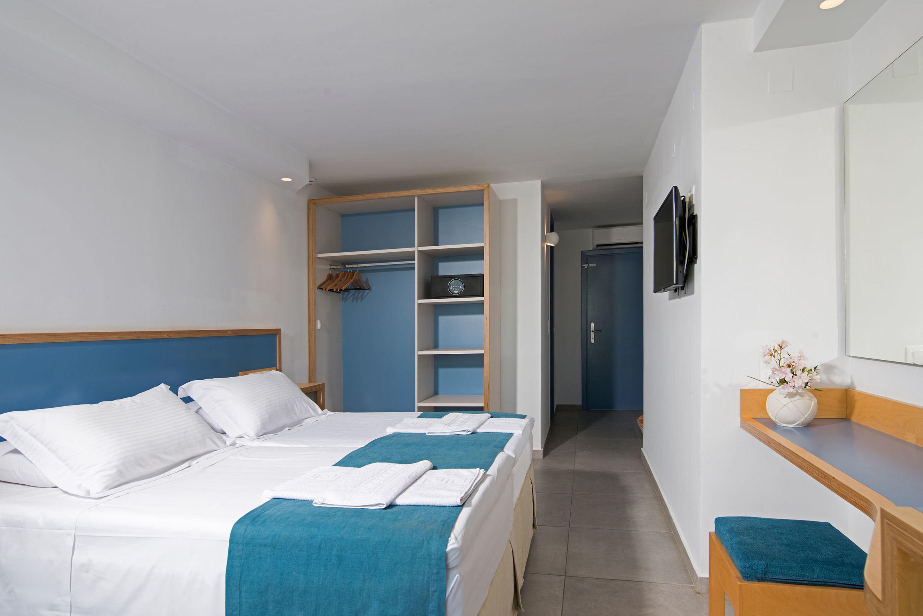 Alia Beach Hotel — photo 4