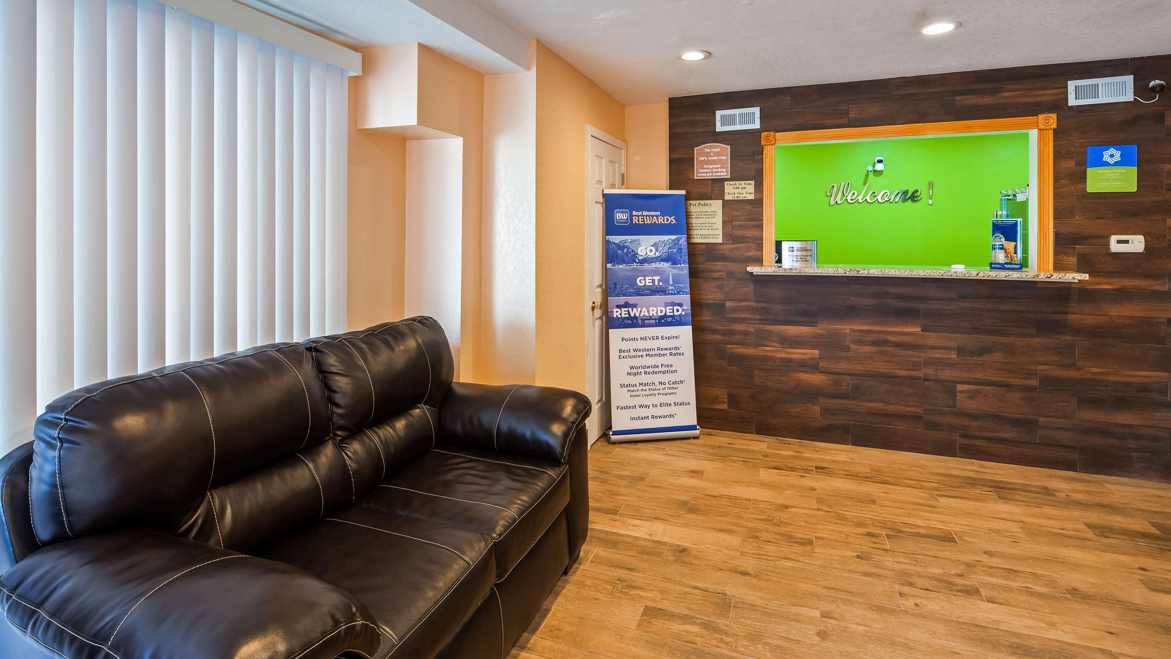 Regency Inn & Suites — photo 5