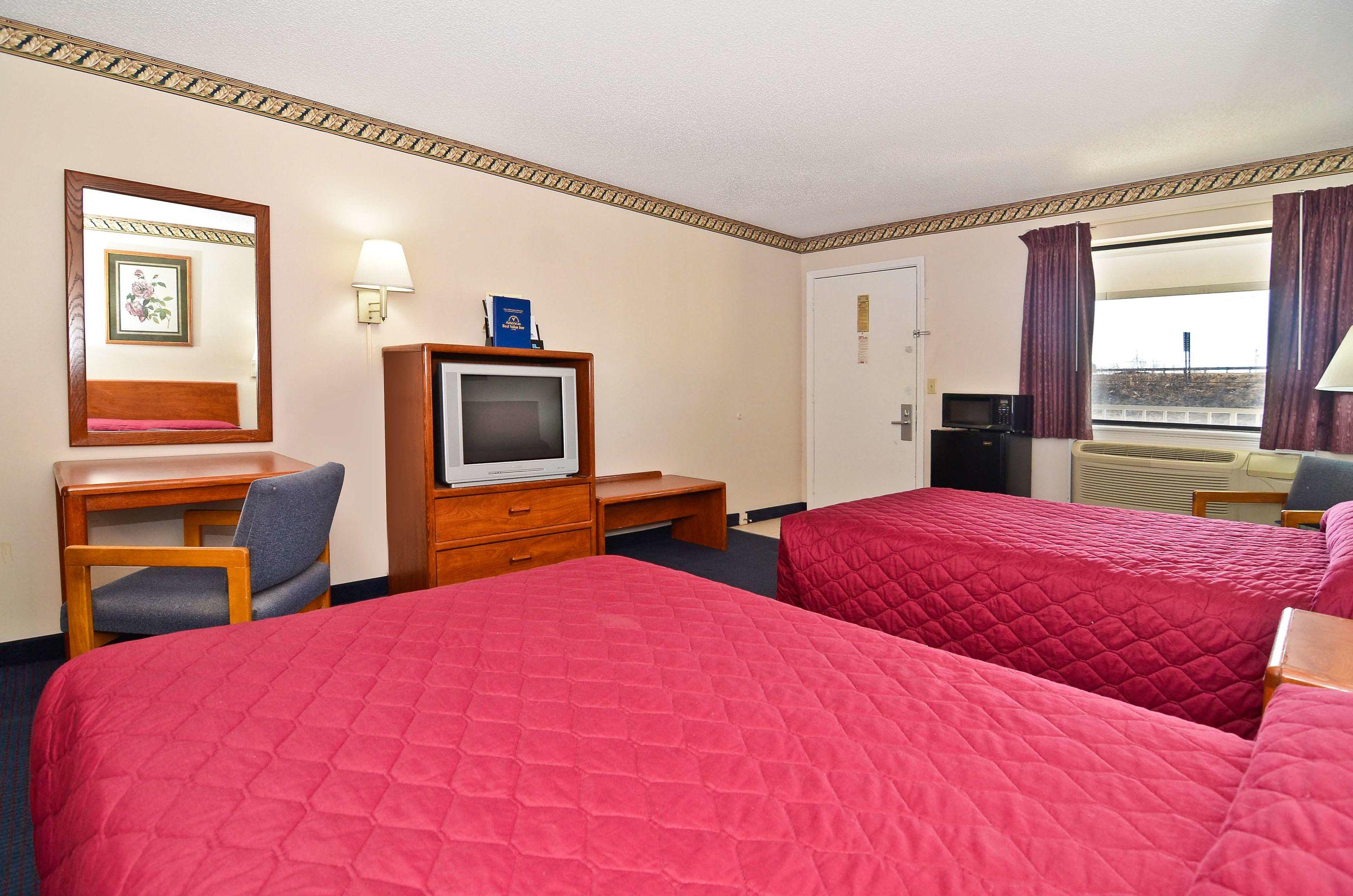 Americas Best Value Inn Grain Valley at I-70 — photo 4