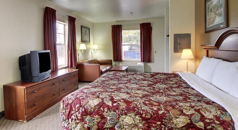 InTown Suites Metairie — photo 4