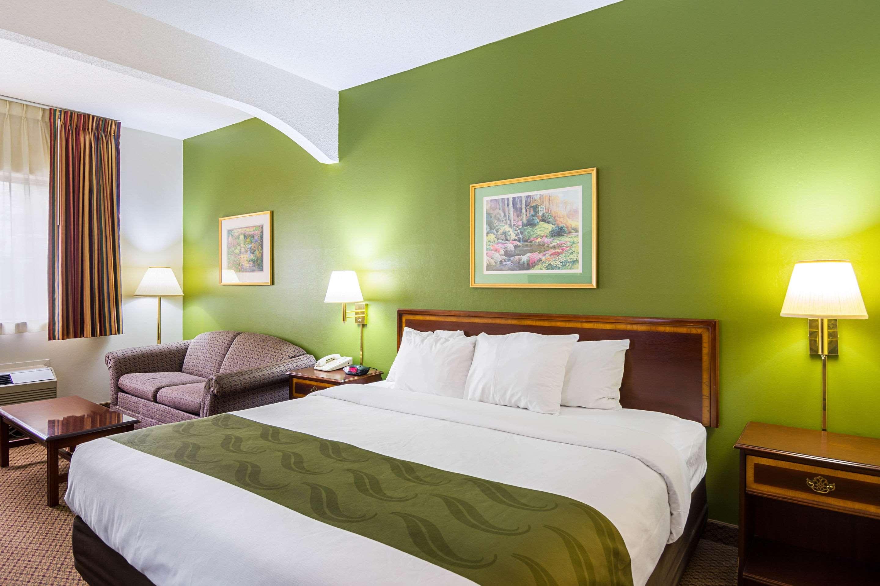 Quality Inn & Suites Martinsburg — photo 4