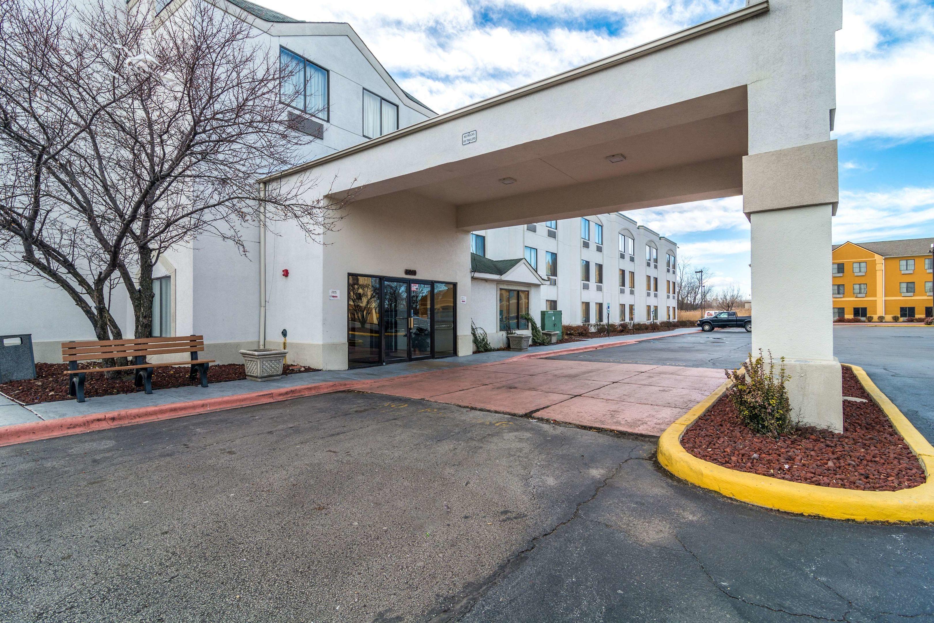 Motel 6 Harvey — photo 4