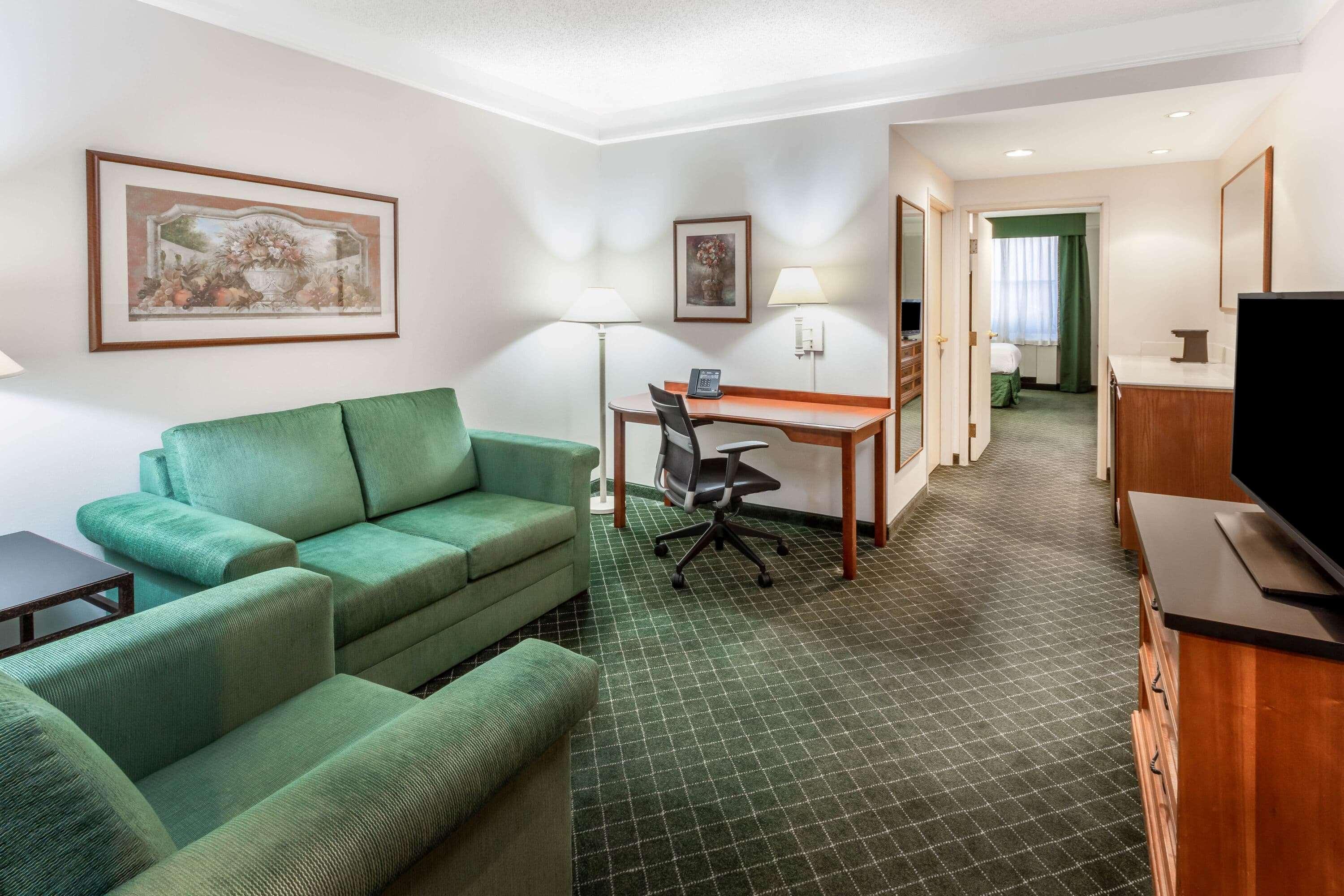 La Quinta Inn & Suites Madison - American Center — photo 5