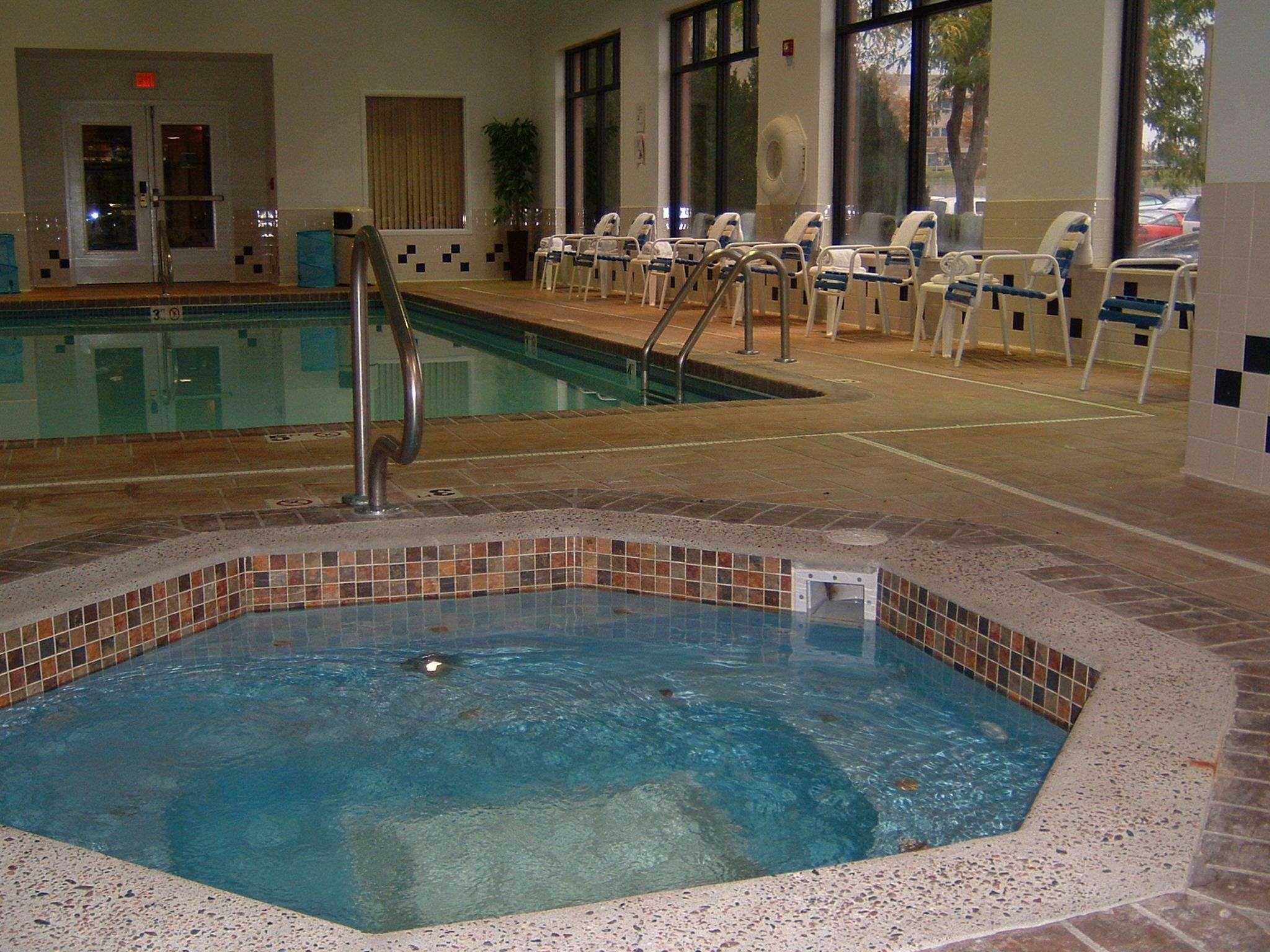 Hampton Inn & Suites Kansas City/Merriam — photo 3