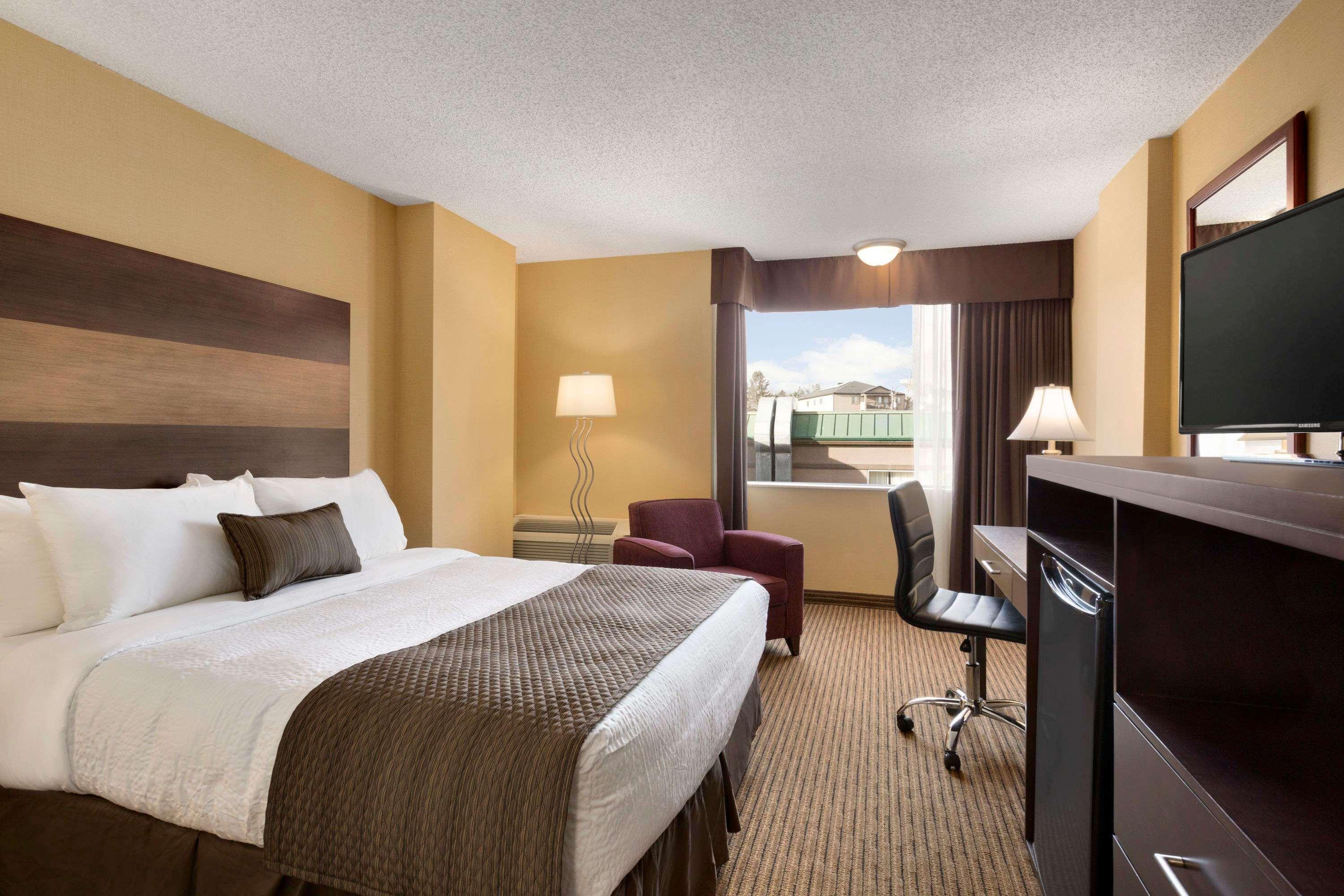 Days Inn Calgary South — photo 4